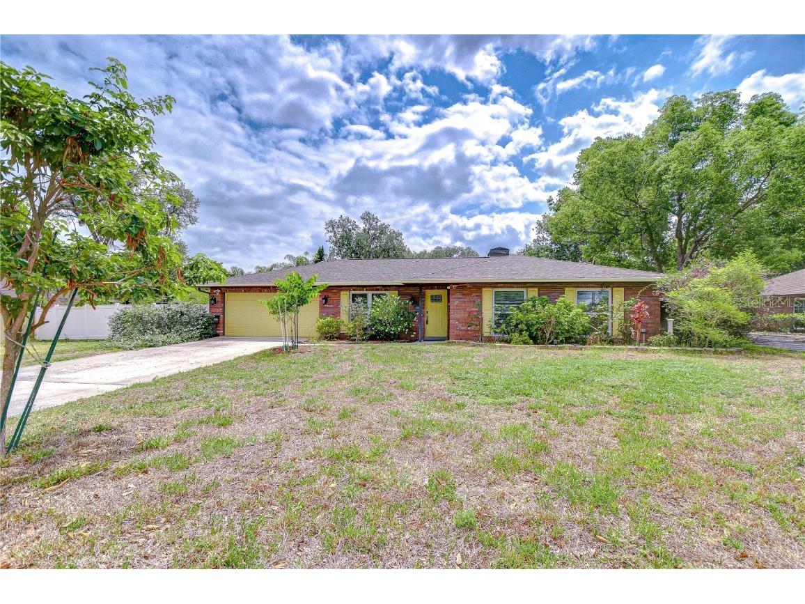 2524 Laurelwood Lane Valrico FL 33596 TB8384268 image1