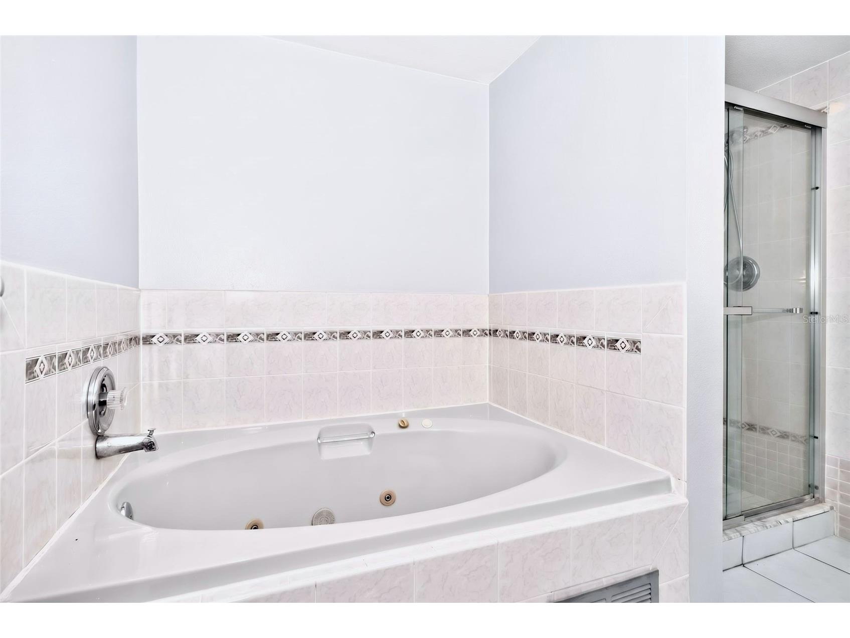 2524 W Brook Lane Clearwater FL 33761 TB8519361 image31