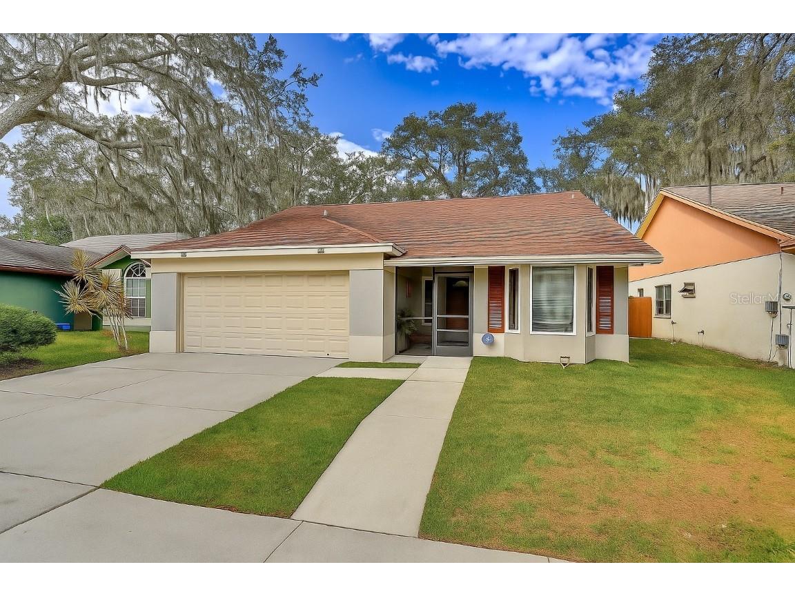 2524 Wrencrest Circle Valrico FL 33596 TB8443326 image1