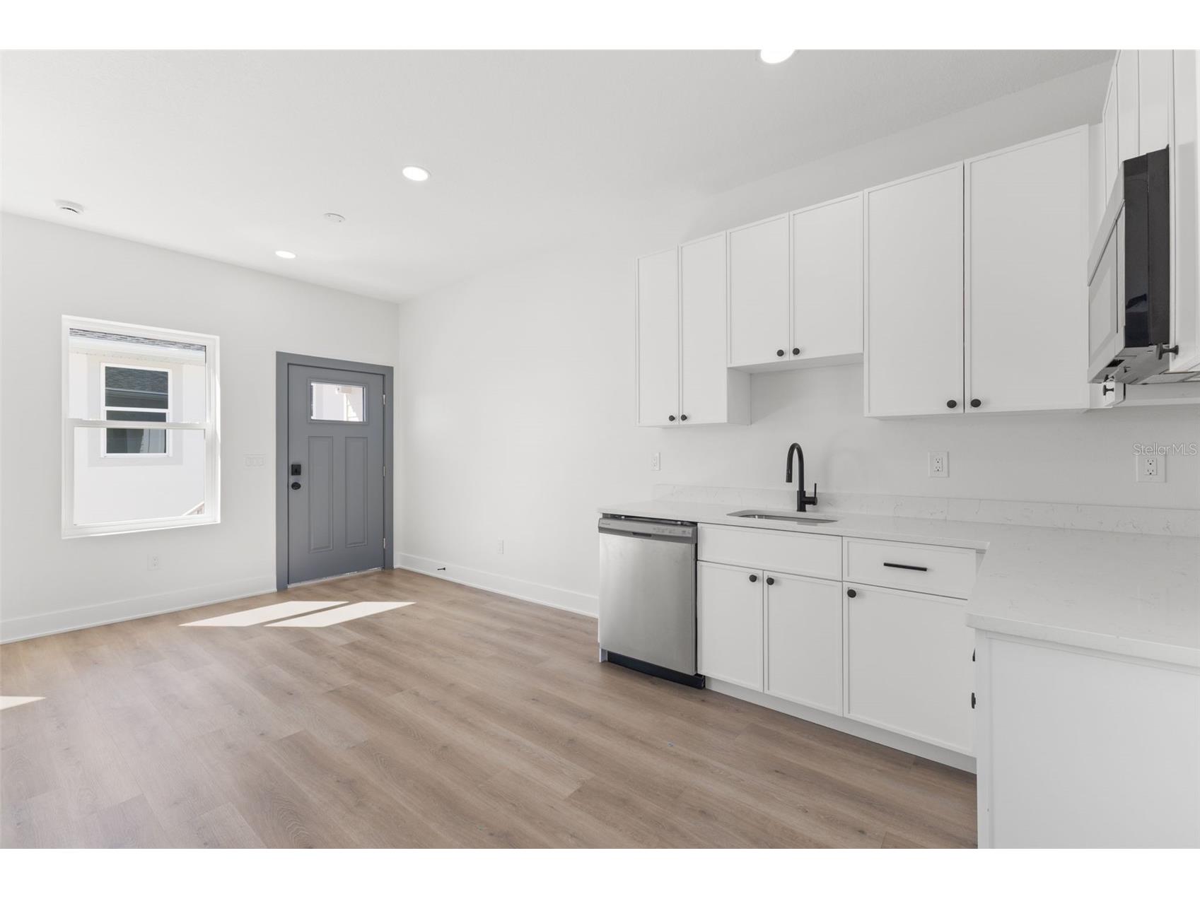 2525 13th Avenue N Saint Petersburg FL 33713 TB8445192 image15