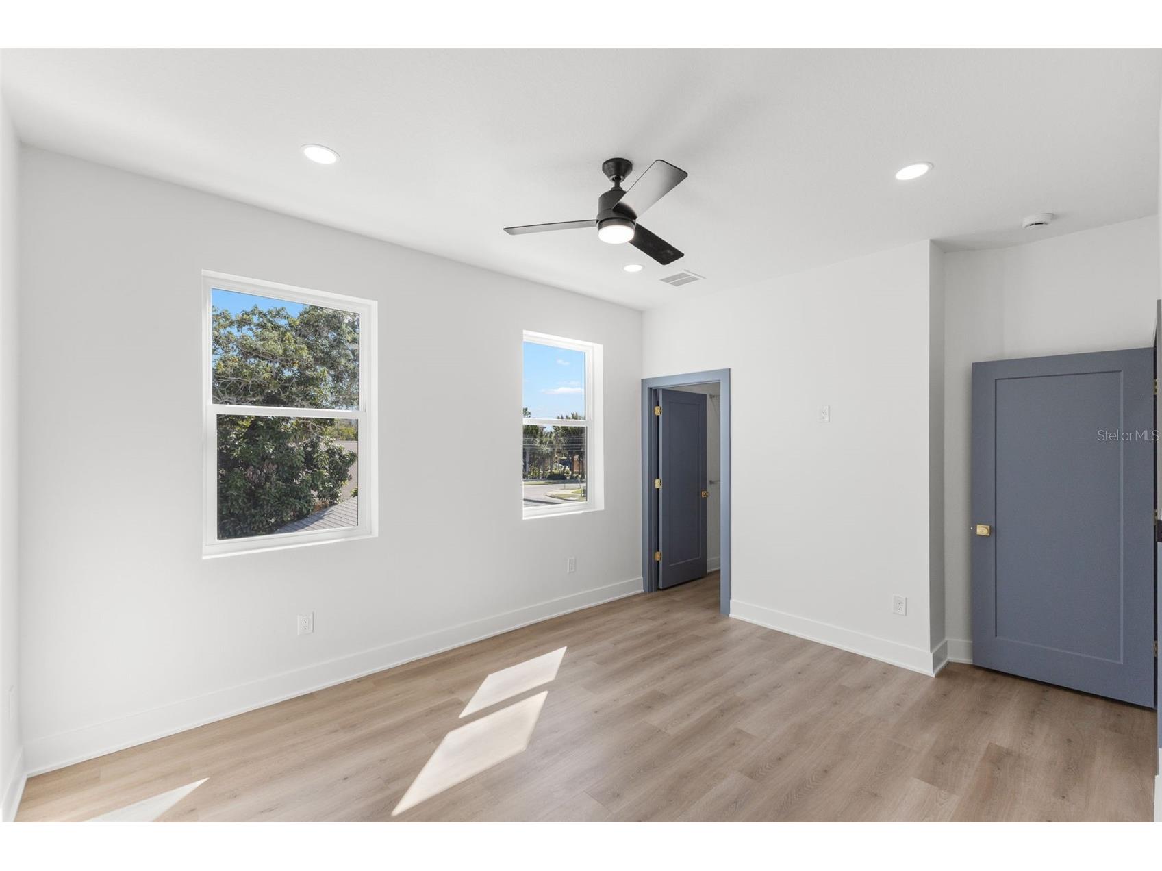 2525 13th Avenue N Saint Petersburg FL 33713 TB8445192 image20