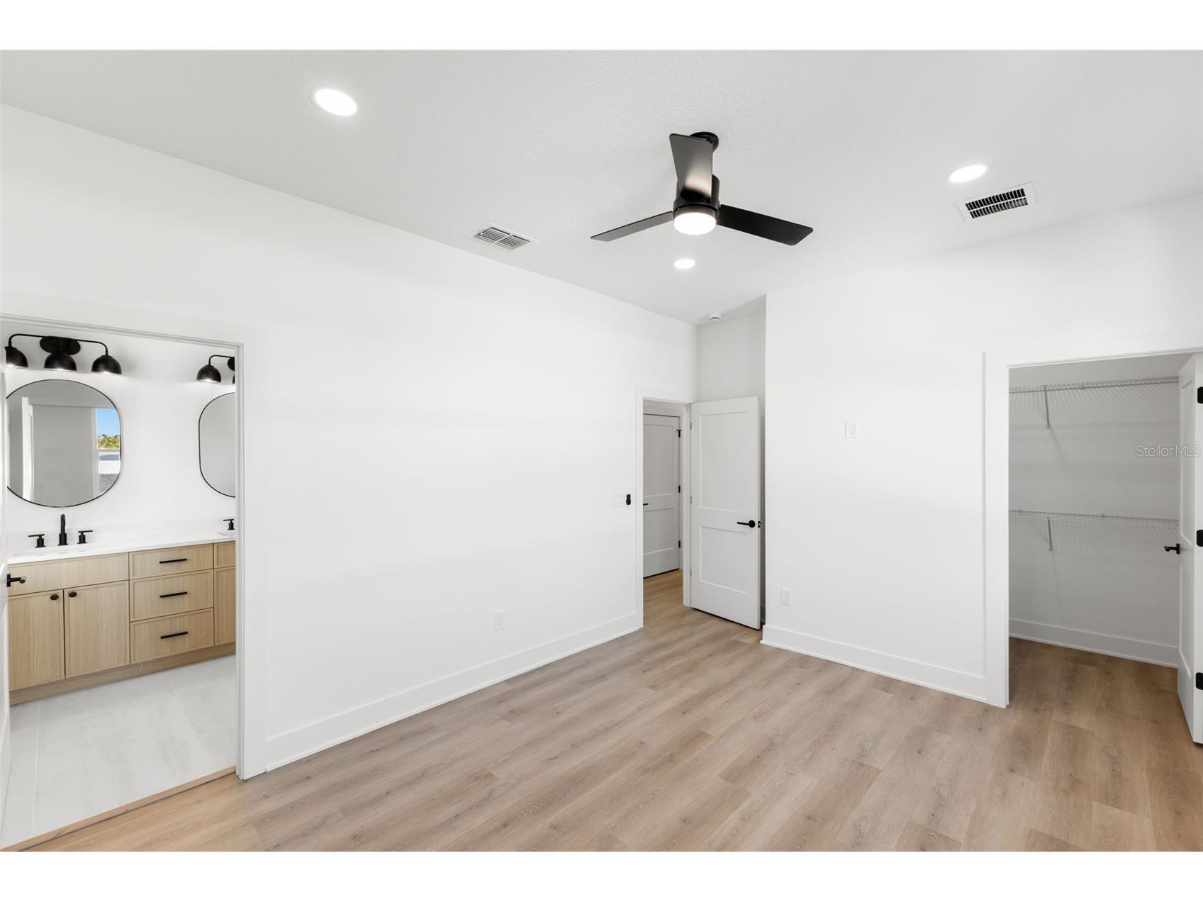 2525 13th Avenue N Saint Petersburg FL 33713 TB8445192 image32