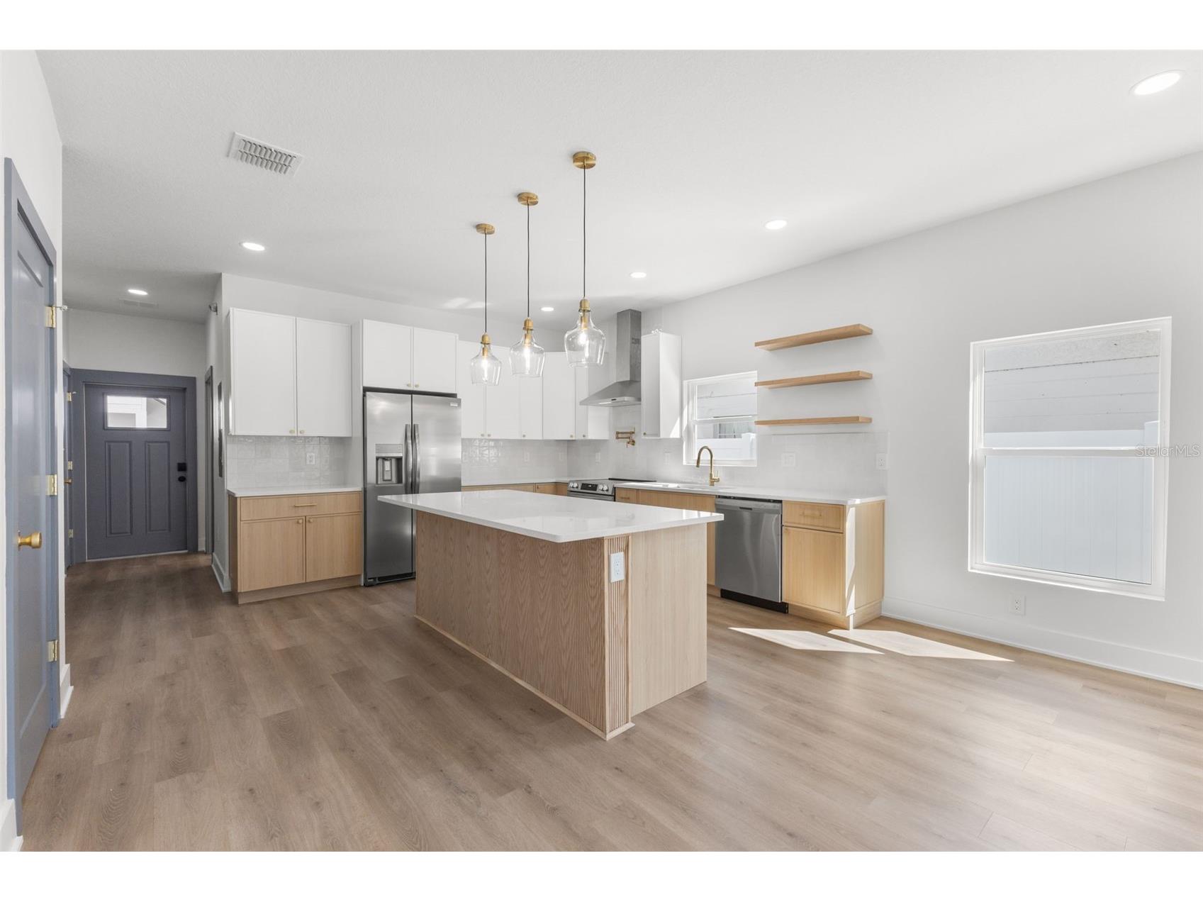 2525 13th Avenue N Saint Petersburg FL 33713 TB8445192 image4