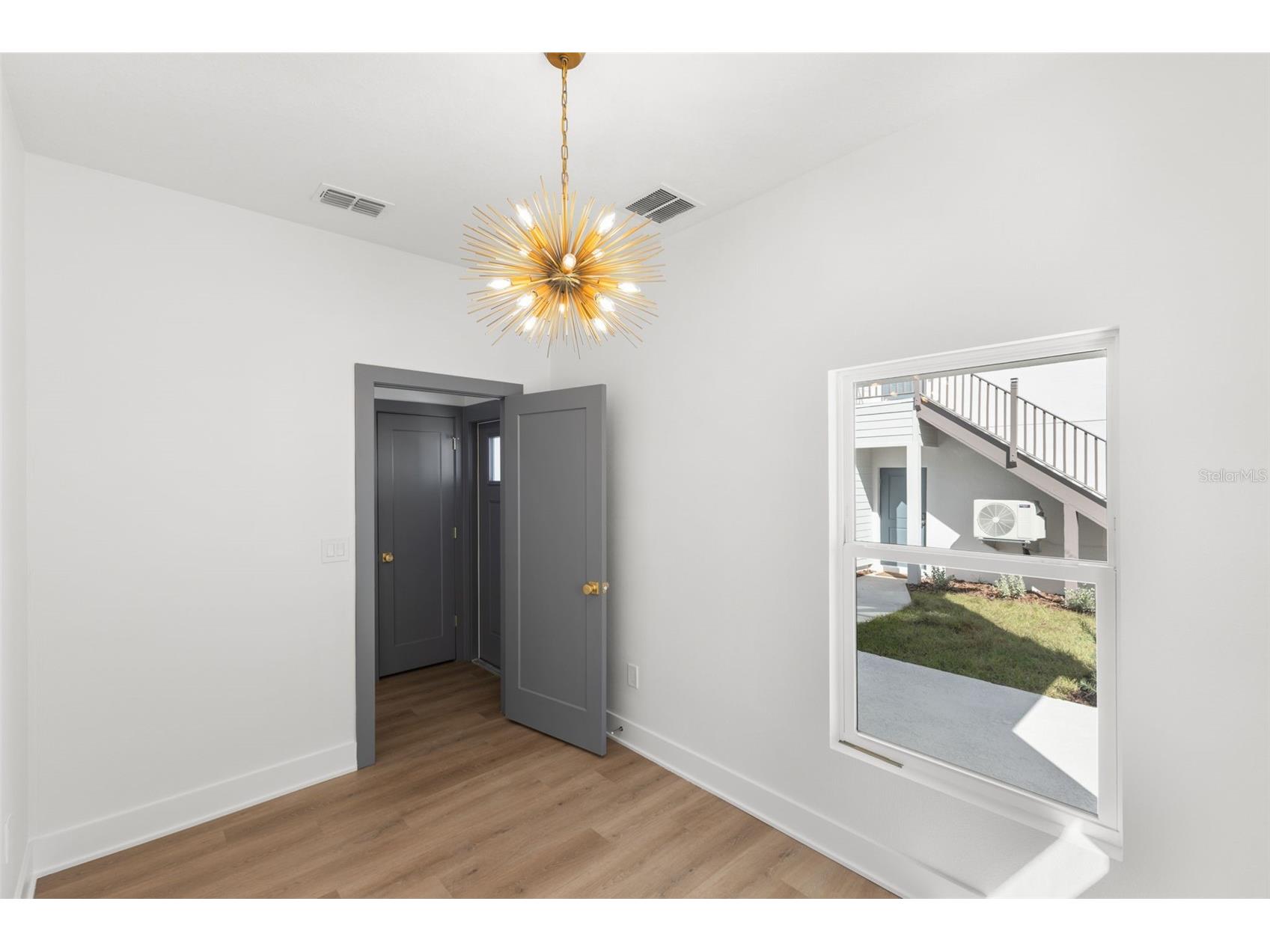 2525 13th Avenue N Saint Petersburg FL 33713 TB8445192 image8