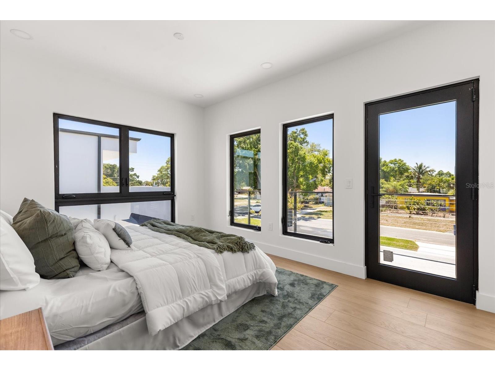 2525 18th Avenue N Saint Petersburg FL 33713 TB8495183 image21