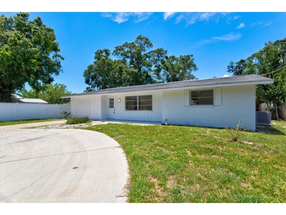 2525 Aspinwall Street Sarasota FL 34237 A4573115 image1