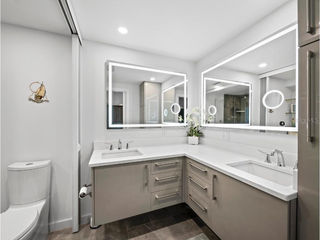 2525 Gulf Of Mexico Drive #8D Longboat Key FL 34228 A4670942 image26