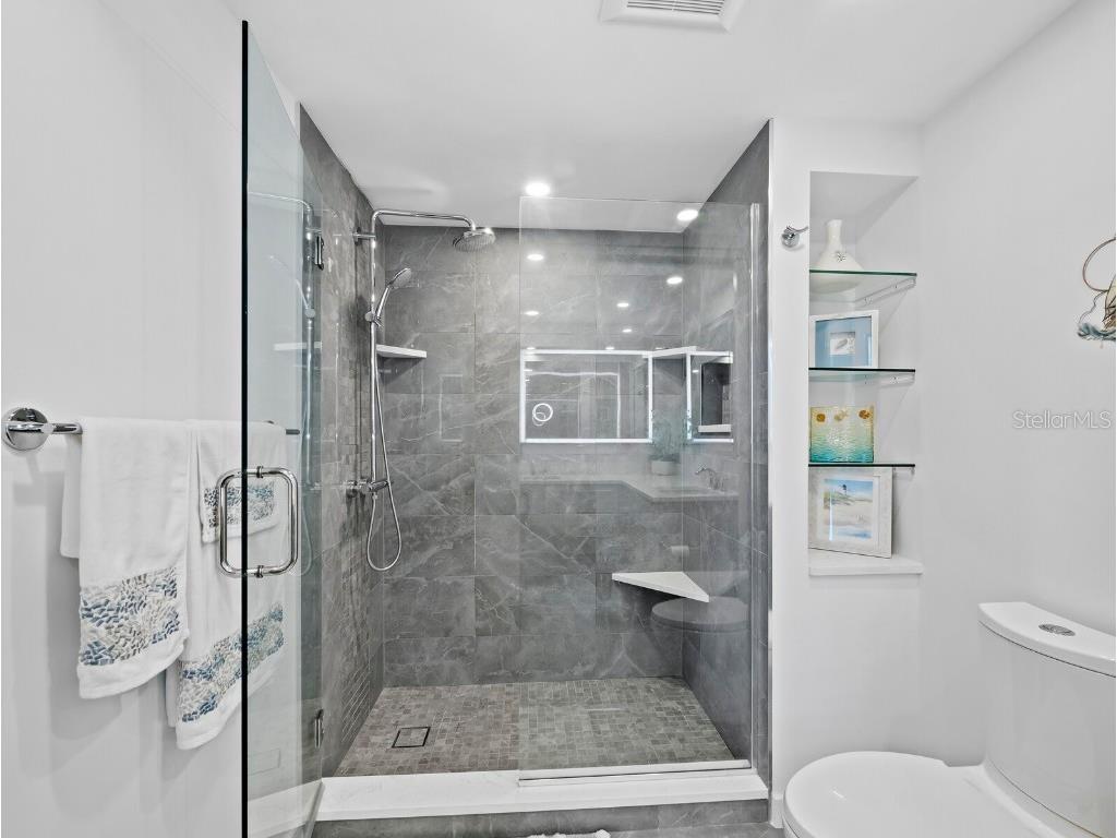 2525 Gulf Of Mexico Drive #8D Longboat Key FL 34228 A4670942 image27