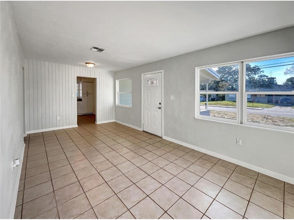 2525 Kingsland Avenue Orlando FL 32808 O6360712 image4