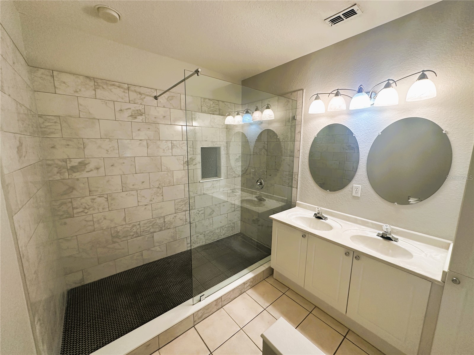 2525 Lancien Court #2 Orlando FL 32826 O6393205 image8