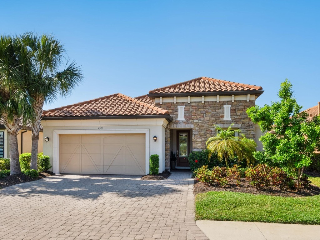 2525 Vaccaro Drive Sarasota FL 34231 A4650743 image1