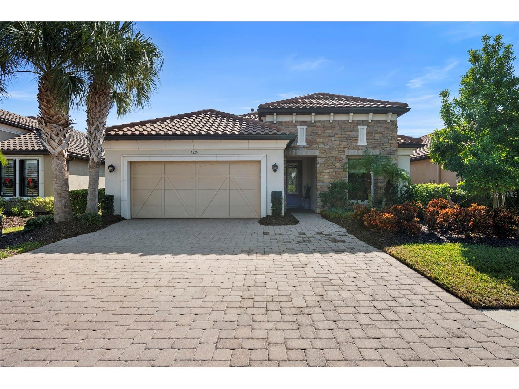 2525 Vaccaro Drive Sarasota FL 34231 A4677217 image1