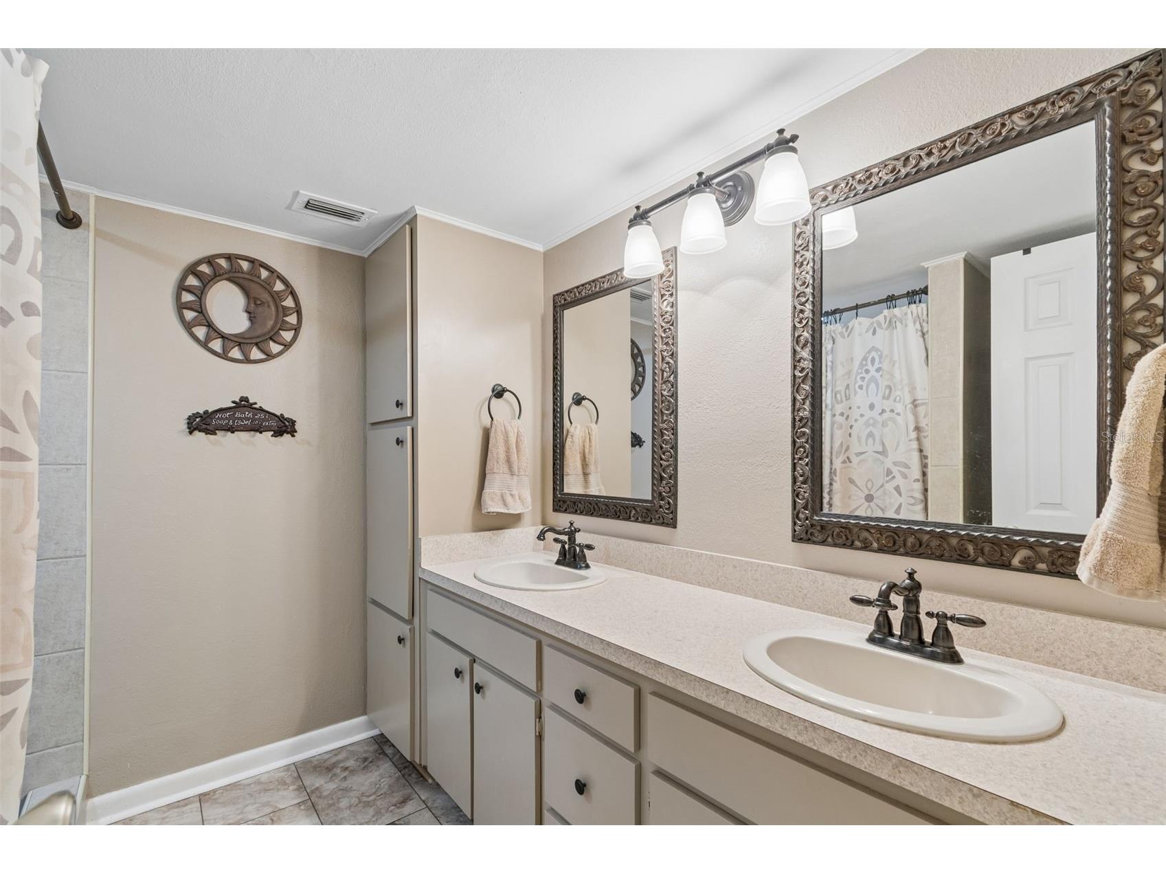 2525 Victarra Circle Lutz FL 33559 TB8503957 image27