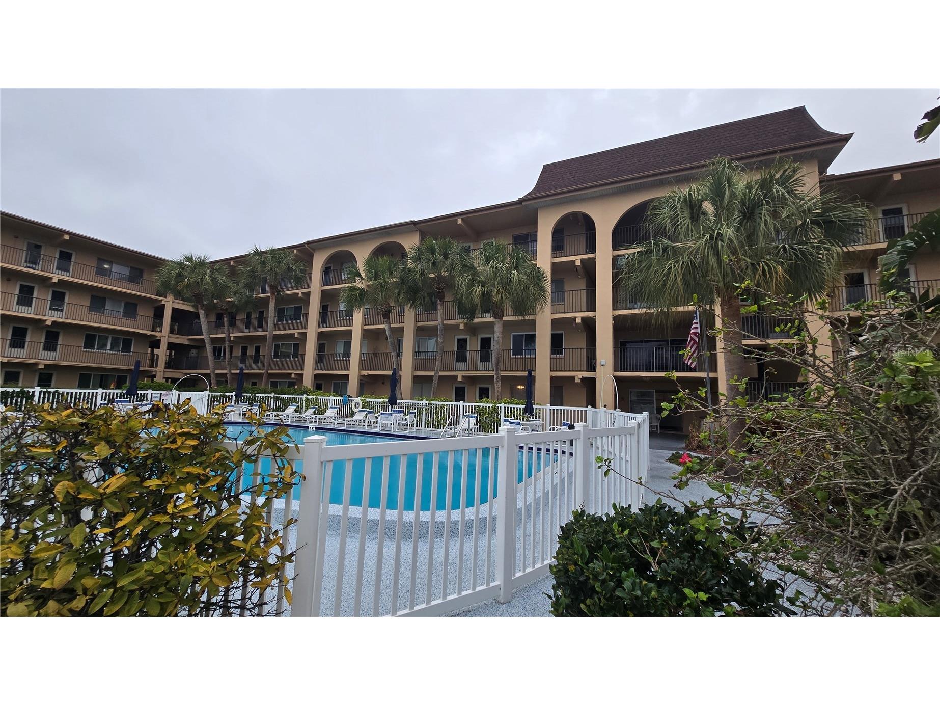 2525 W Bay Drive #C33 Largo FL 33770 TB8495676 image1