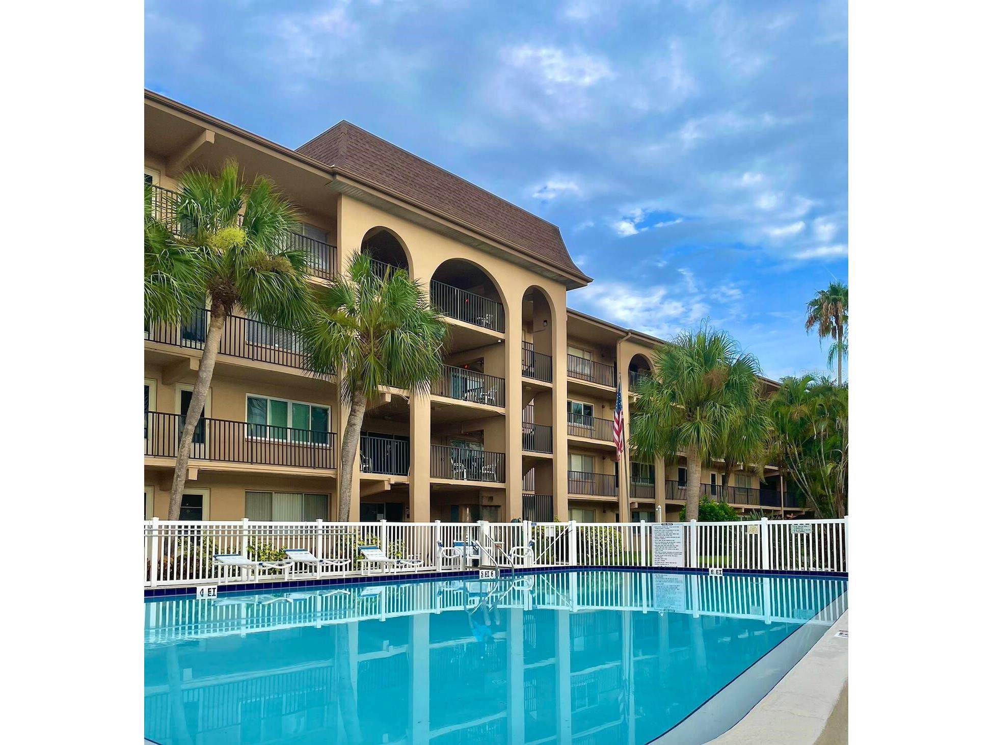 2525 W Bay Drive #C34 Largo FL 33770 O6408808 image1