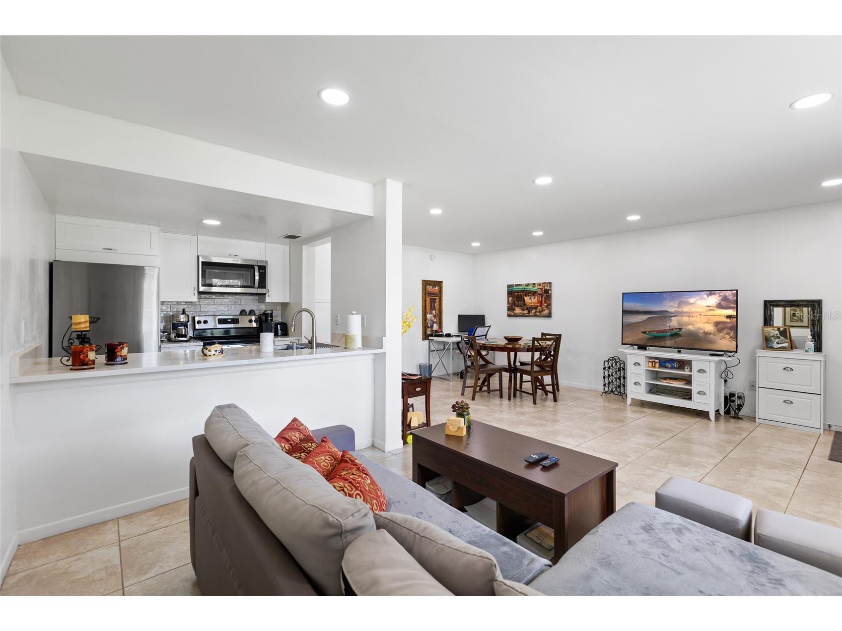 2525 W Bay Drive #D13 Largo FL 33770 TB8515184 image11