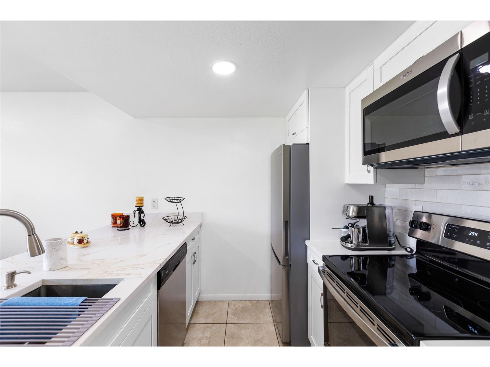 2525 W Bay Drive #D13 Largo FL 33770 TB8515184 image12