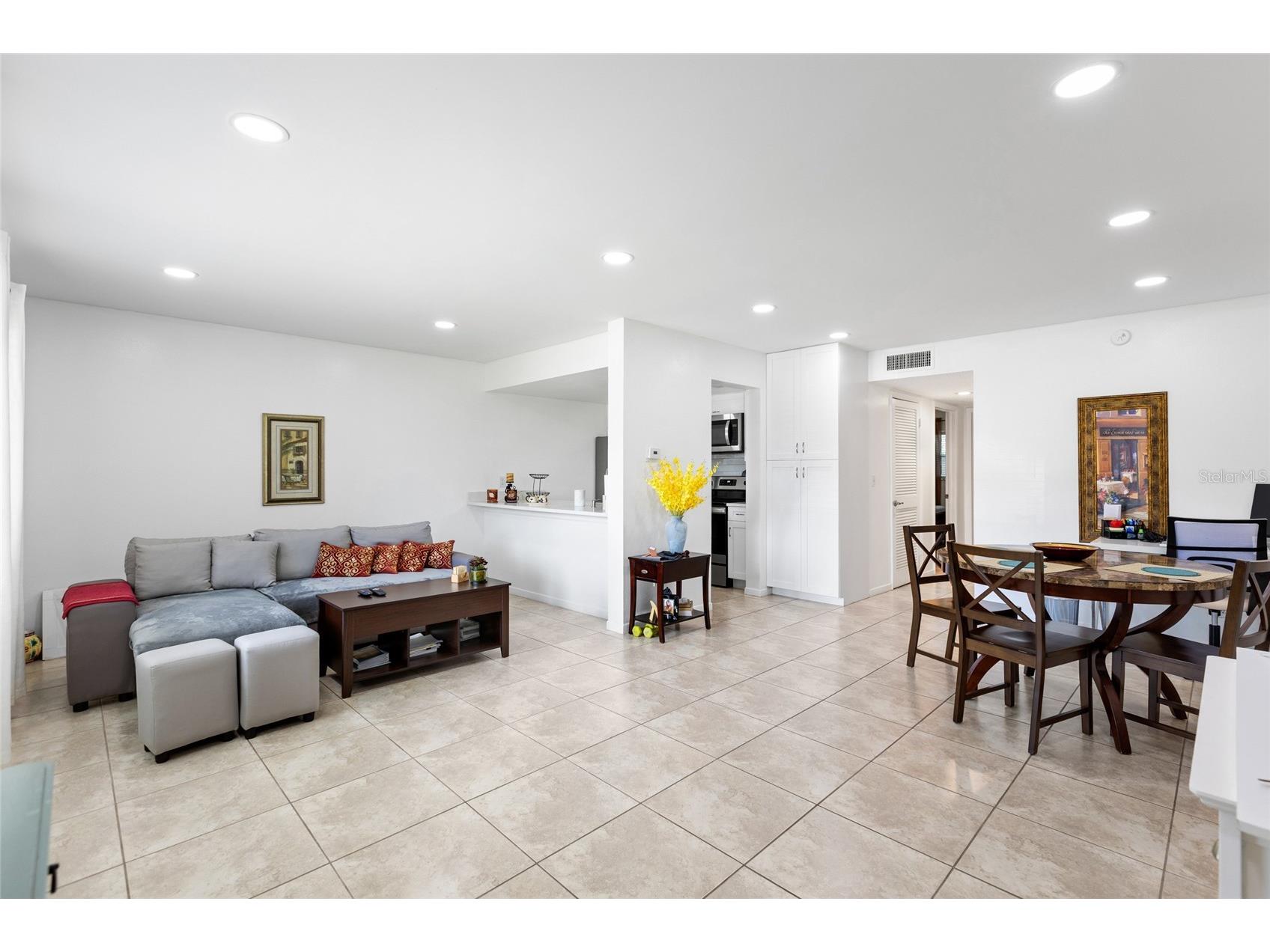 2525 W Bay Drive #D13 Largo FL 33770 TB8515184 image6