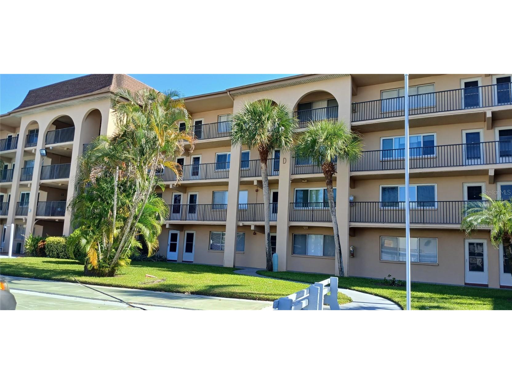 2525 W Bay Drive #D23 Belleair Bluffs FL 33770 TB8441631 image1