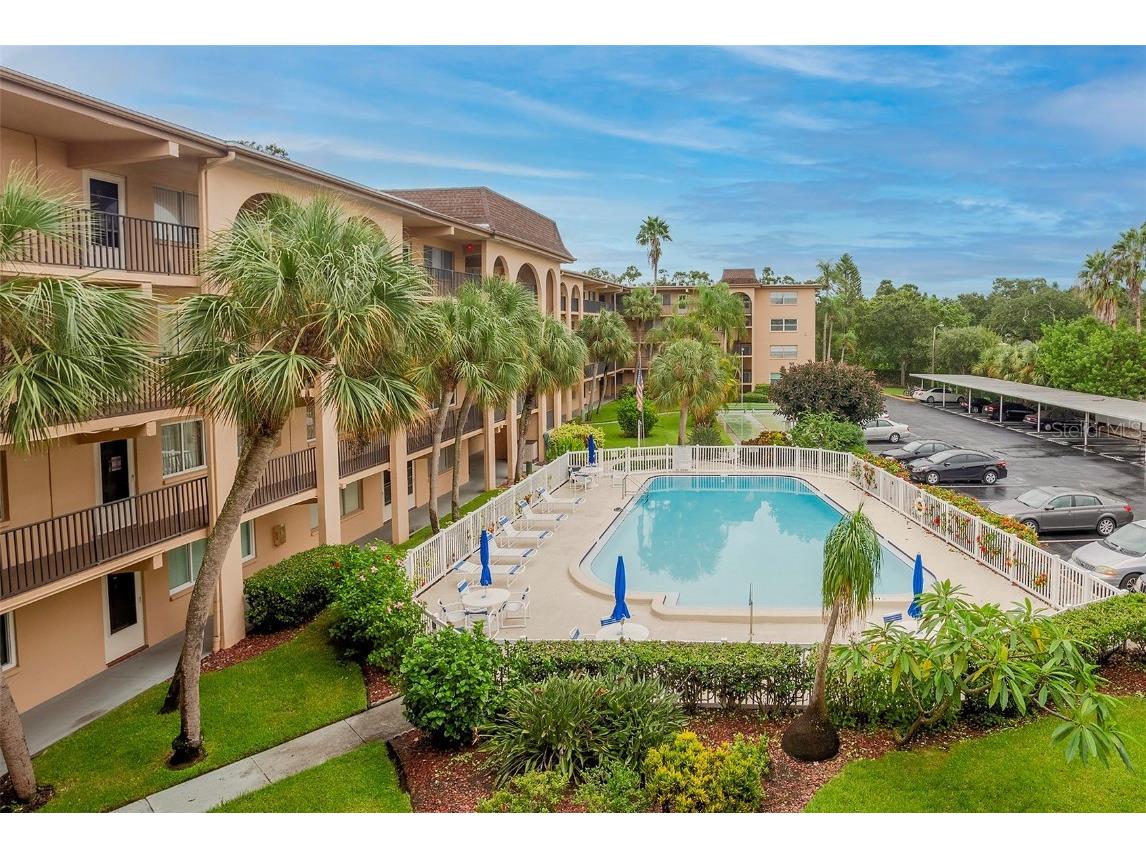 2525 West Bay Drive #E33 Belleair Bluffs FL 33770 U8238178 image1