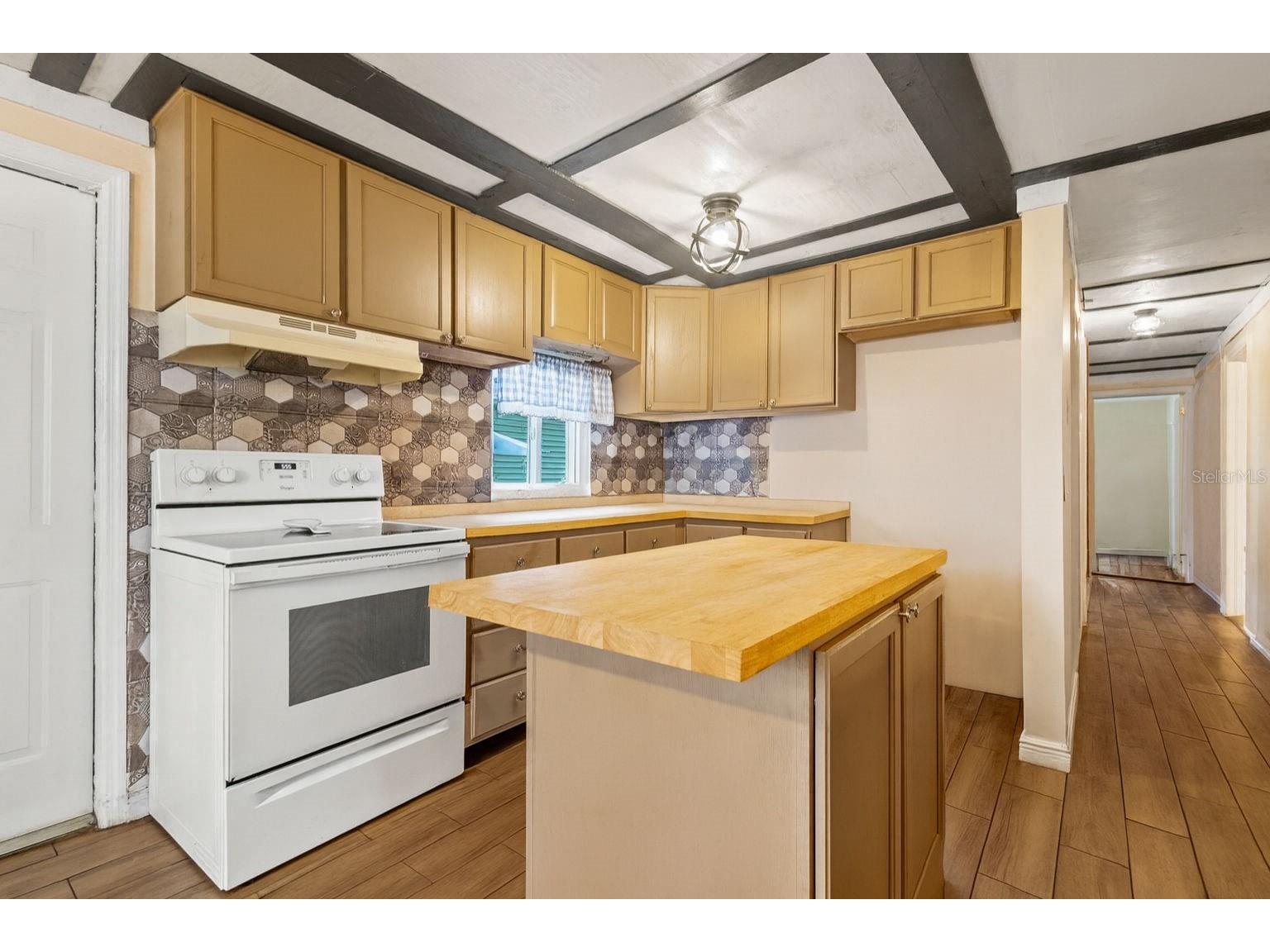 2526 26th Street S Saint Petersburg FL 33712 TB8502869 image3
