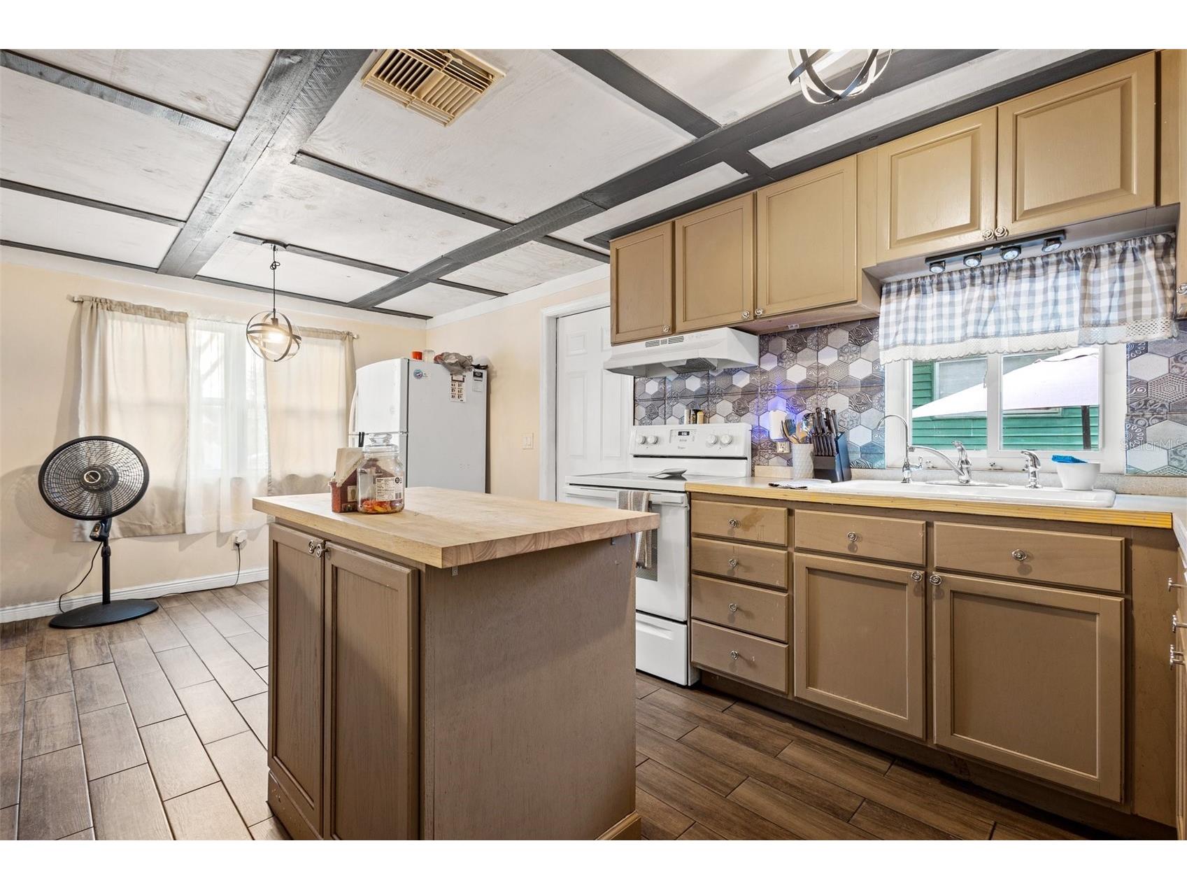 2526 26th Street S Saint Petersburg FL 33712 TB8502869 image5