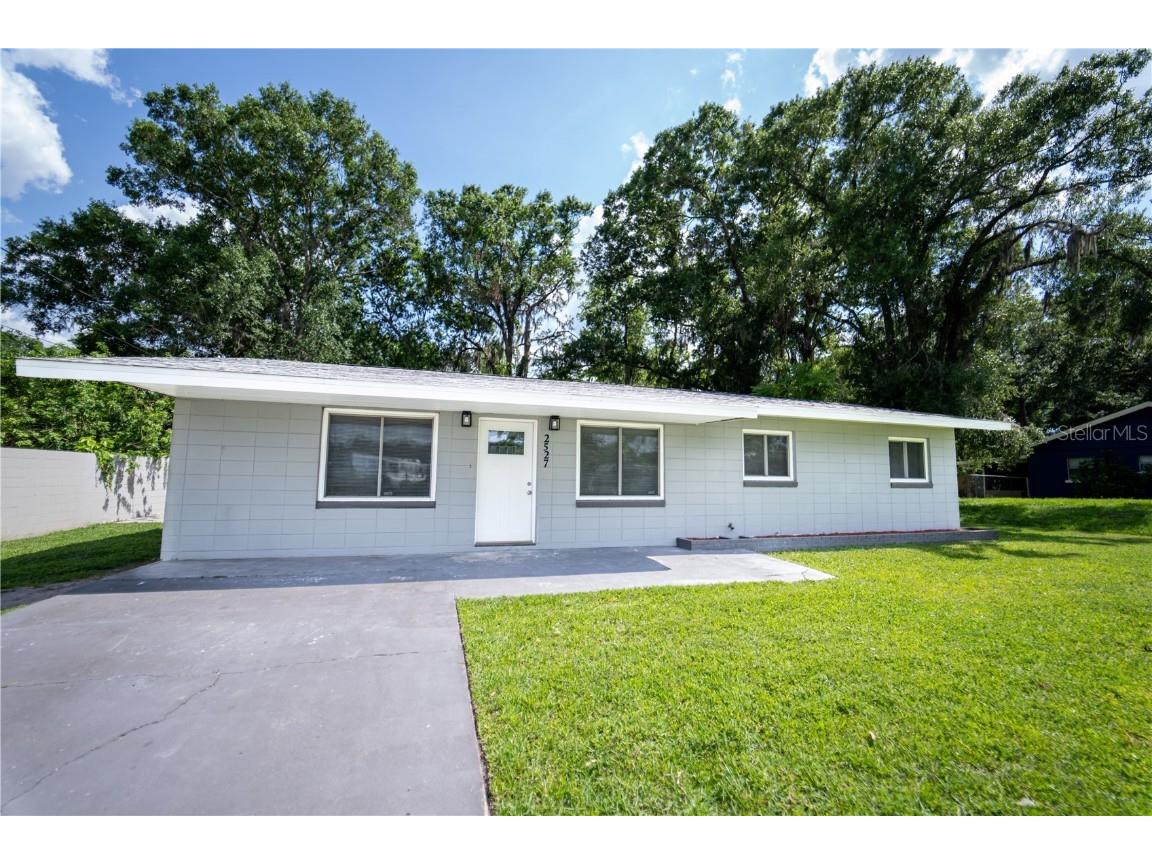 2527 Dons Place Lakeland FL 33801 L4952182 image1