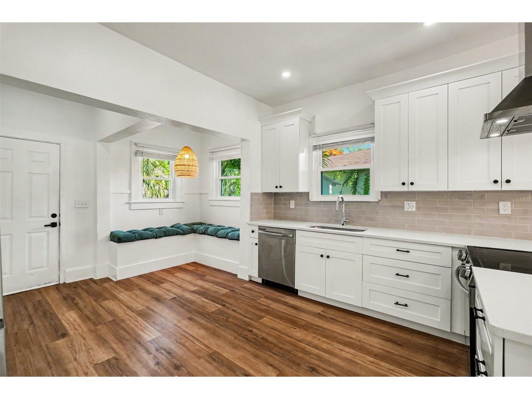 2527 Highland Street S Saint Petersburg FL 33705 A4694049 image5