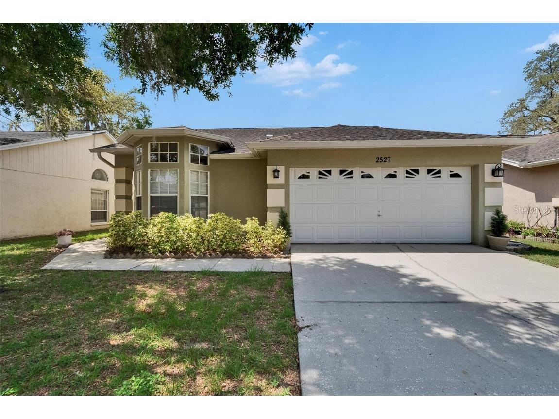2527 Wrencrest Circle Valrico FL 33594 TB8389191 image1