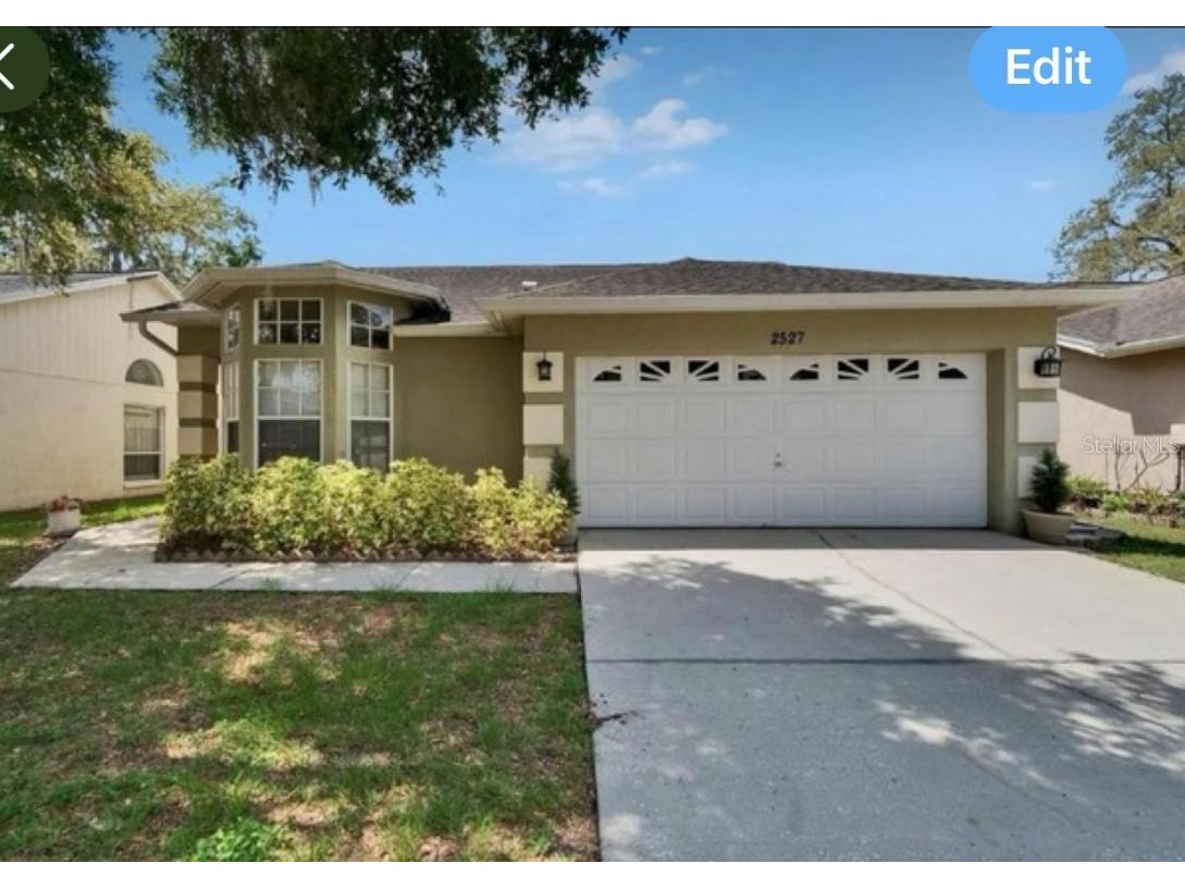 2527 Wrencrest Circle Valrico FL 33594 TB8445350 image1