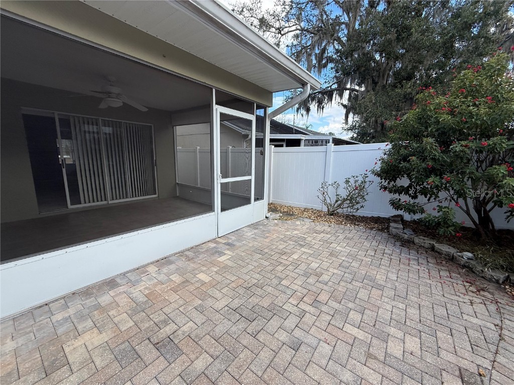 2527 Wrencrest Circle Valrico FL 33594 TB8445350 image3