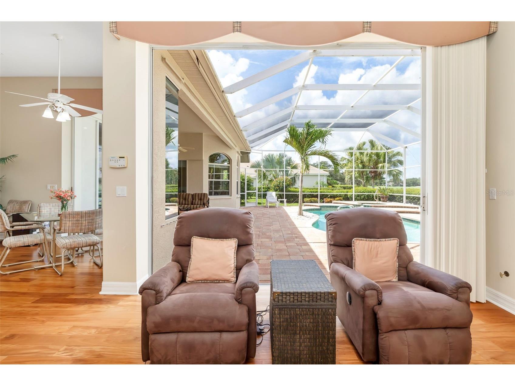 2528 Tom Morris Drive Sarasota FL 34240 A4699406 image20