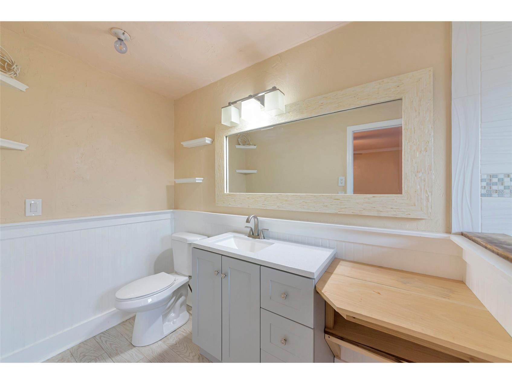 2529 Golden Poinciana Place Sarasota FL 34232 A4688911 image17