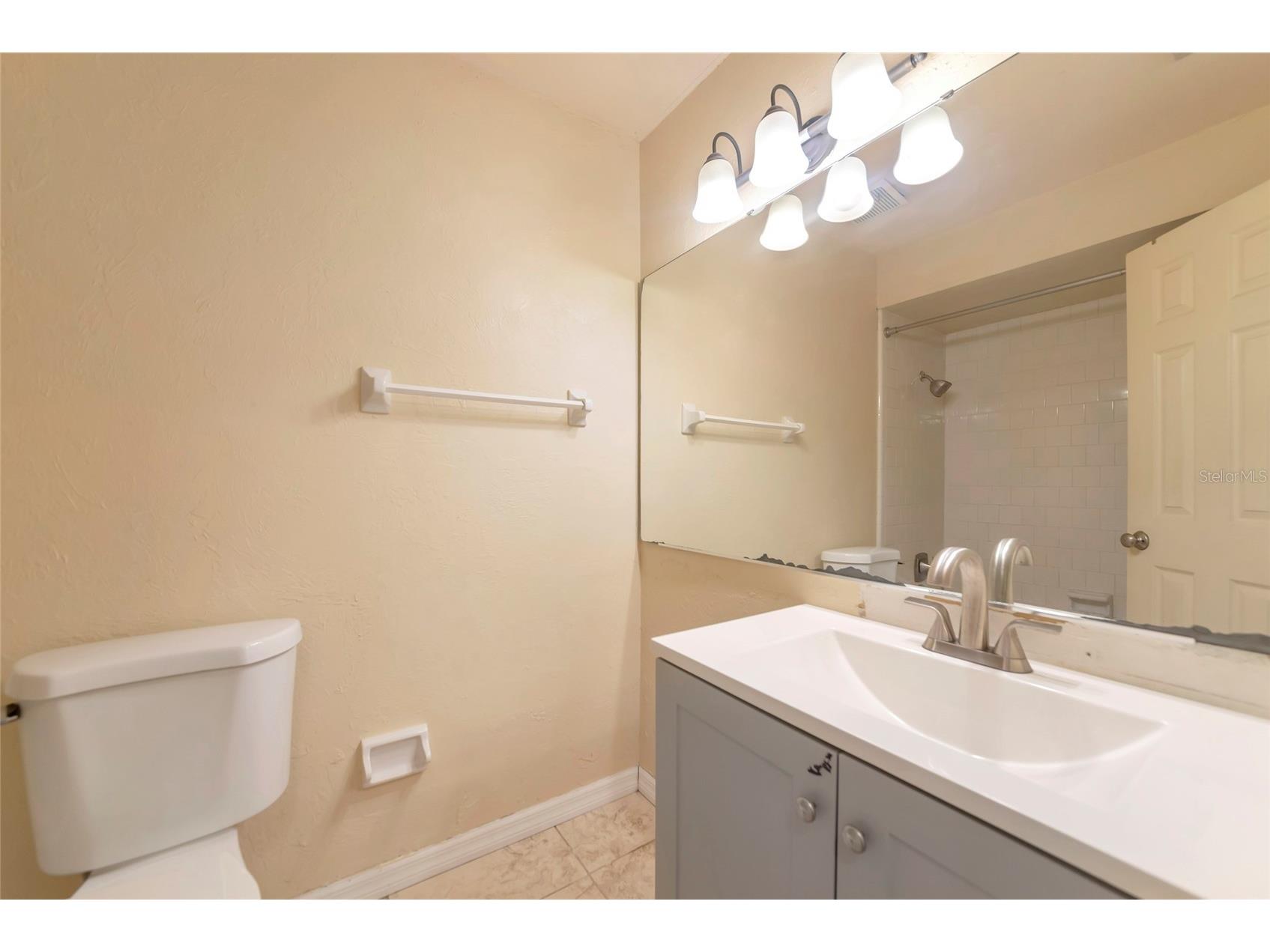 2529 Golden Poinciana Place Sarasota FL 34232 A4688911 image19