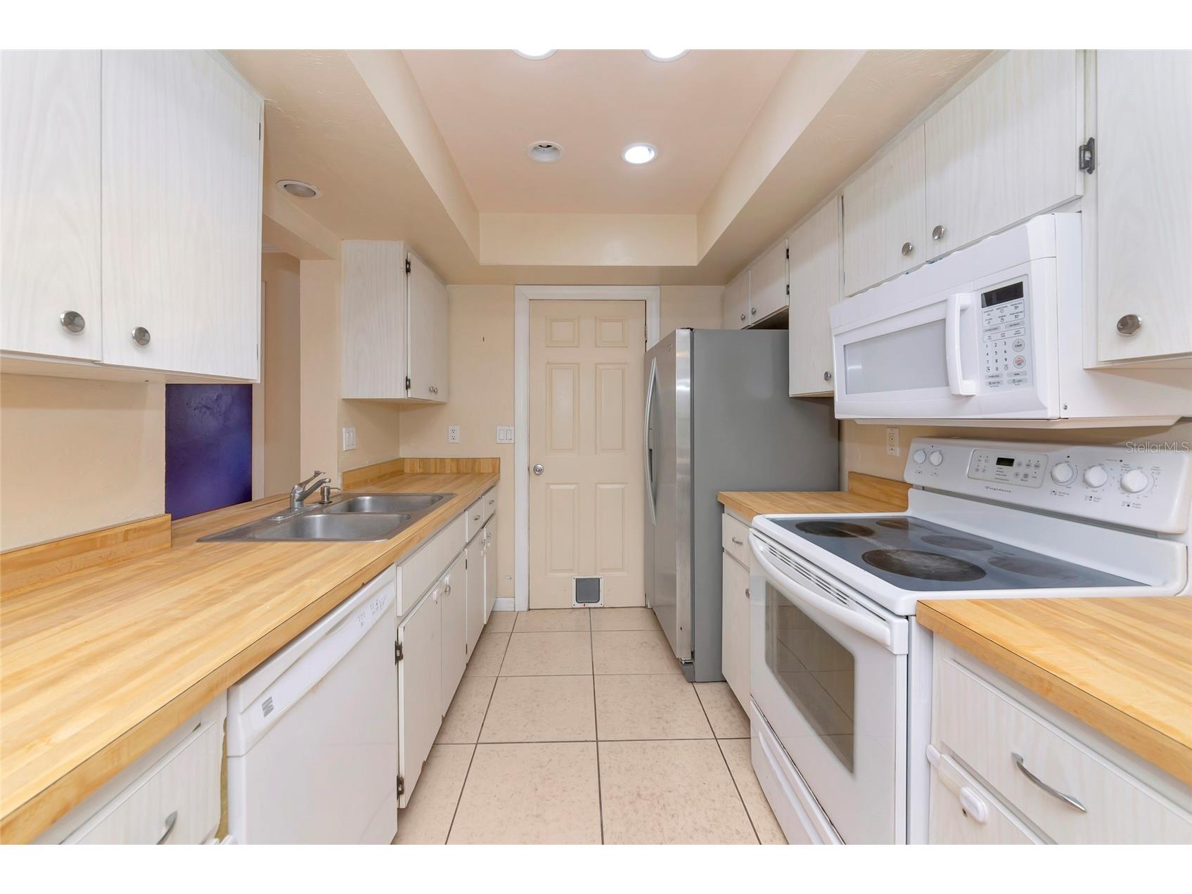 2529 Golden Poinciana Place Sarasota FL 34232 A4688911 image5
