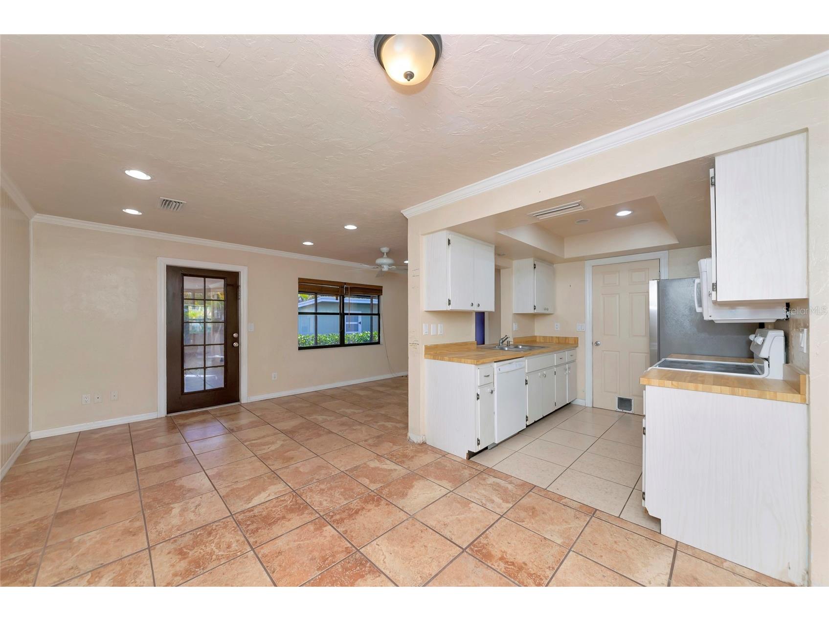 2529 Golden Poinciana Place Sarasota FL 34232 A4688911 image6