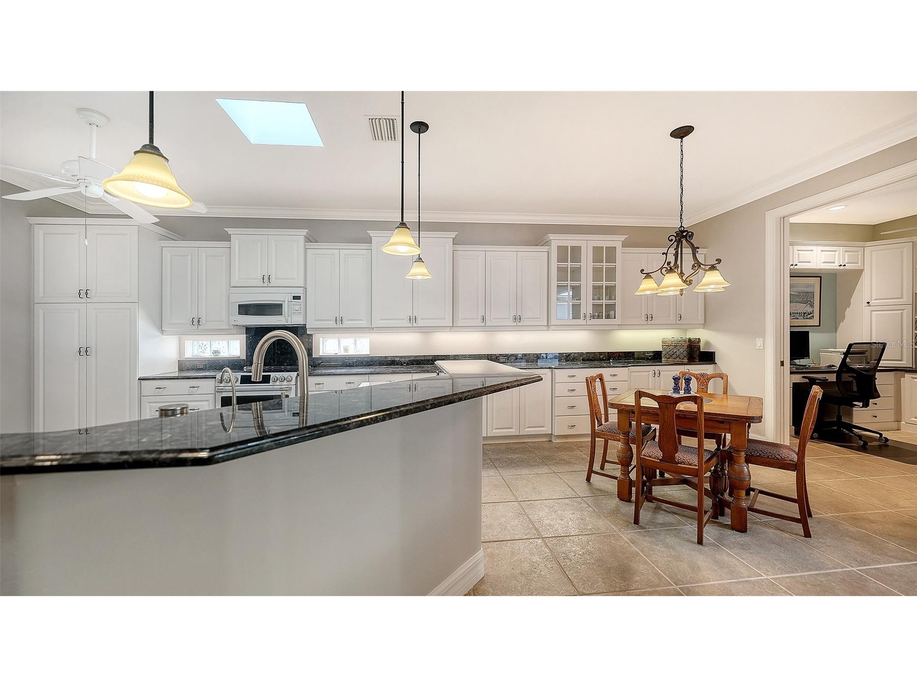 2529 Marblehead Drive Sarasota FL 34231 A4676671 image13