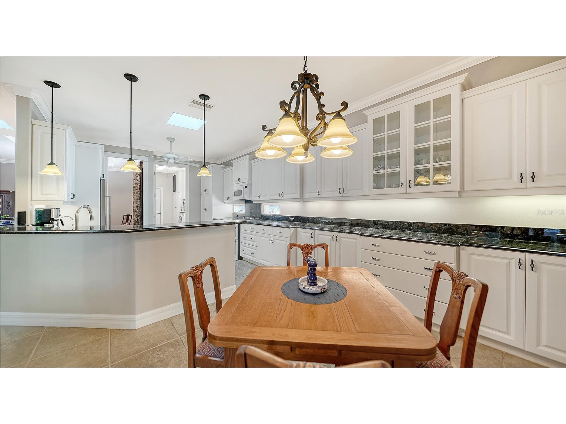 2529 Marblehead Drive Sarasota FL 34231 A4676671 image14