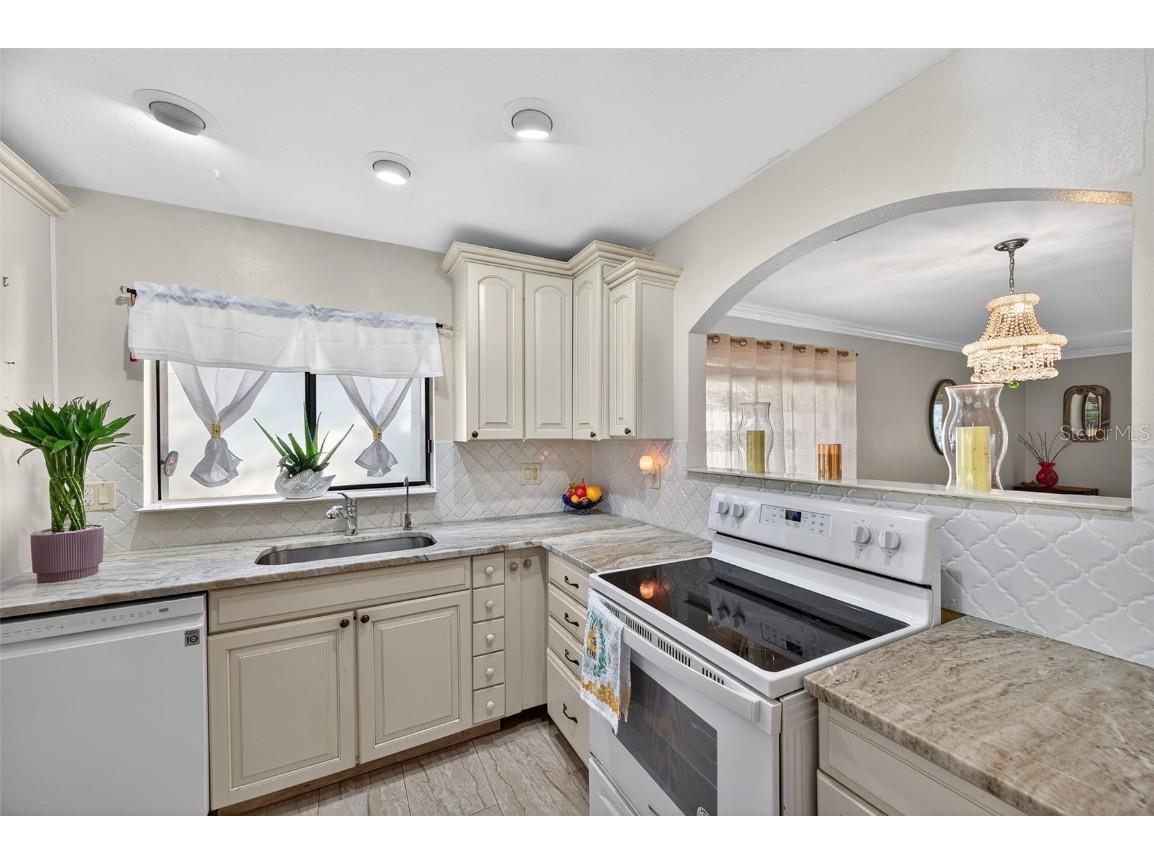 2529 Oakleaf Lane #30A Clearwater FL 33763 TB8448070 image7