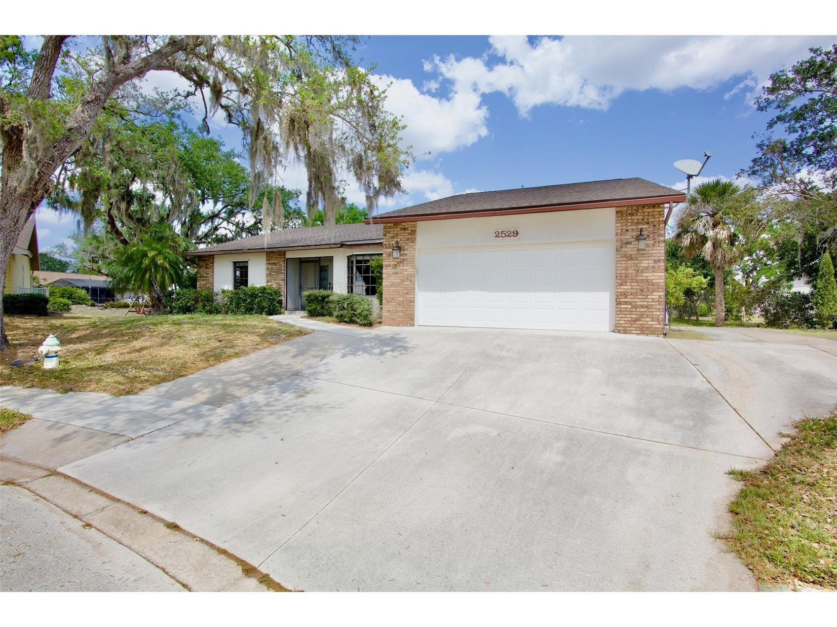 2529 Rustic Oak Ct Court Sarasota FL 34232 A4680552 image1