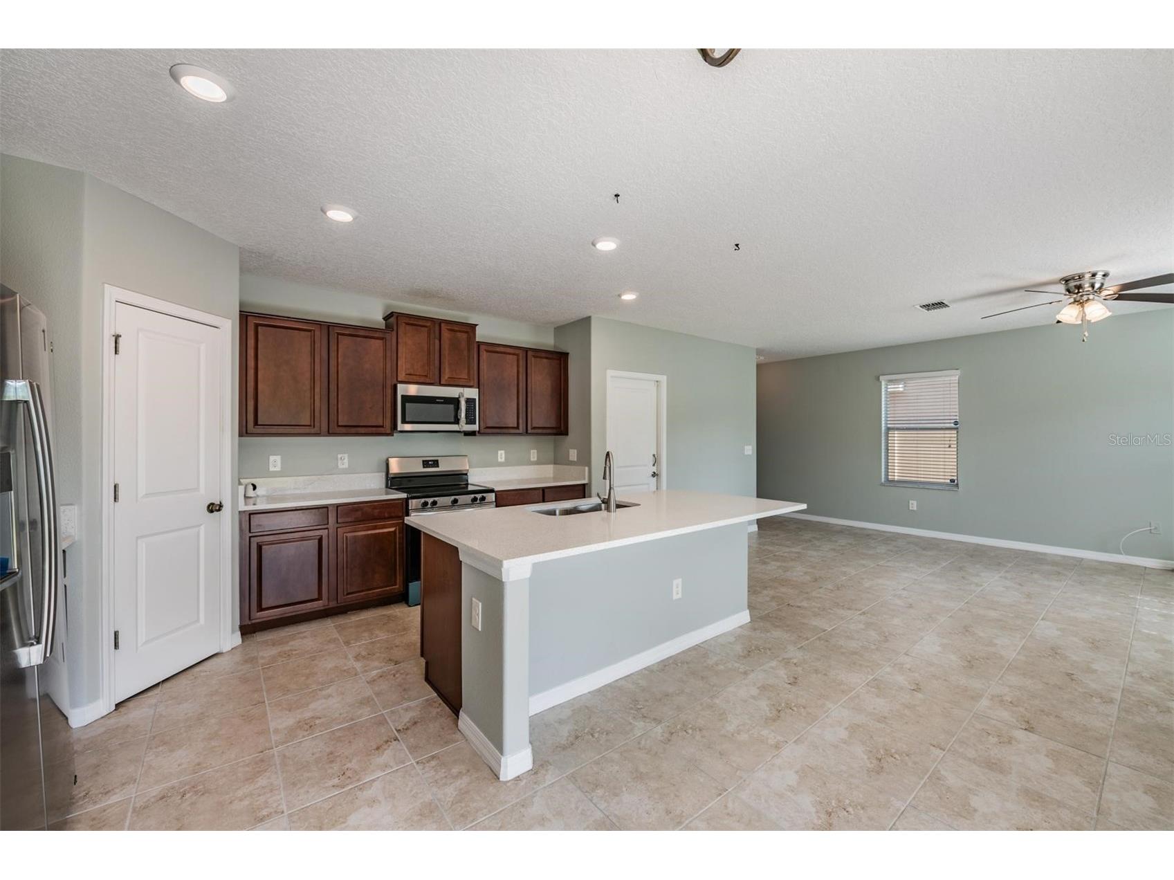 253 Cascade Bend Drive Ruskin FL 33570 TB8506718 image10