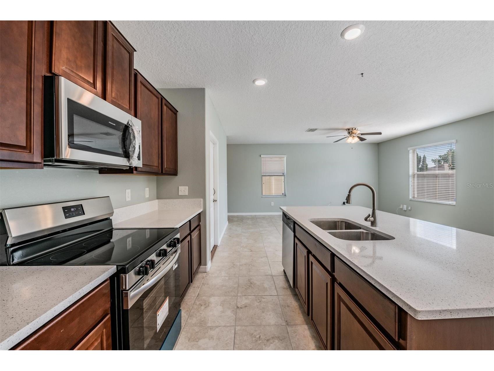 253 Cascade Bend Drive Ruskin FL 33570 TB8506718 image13