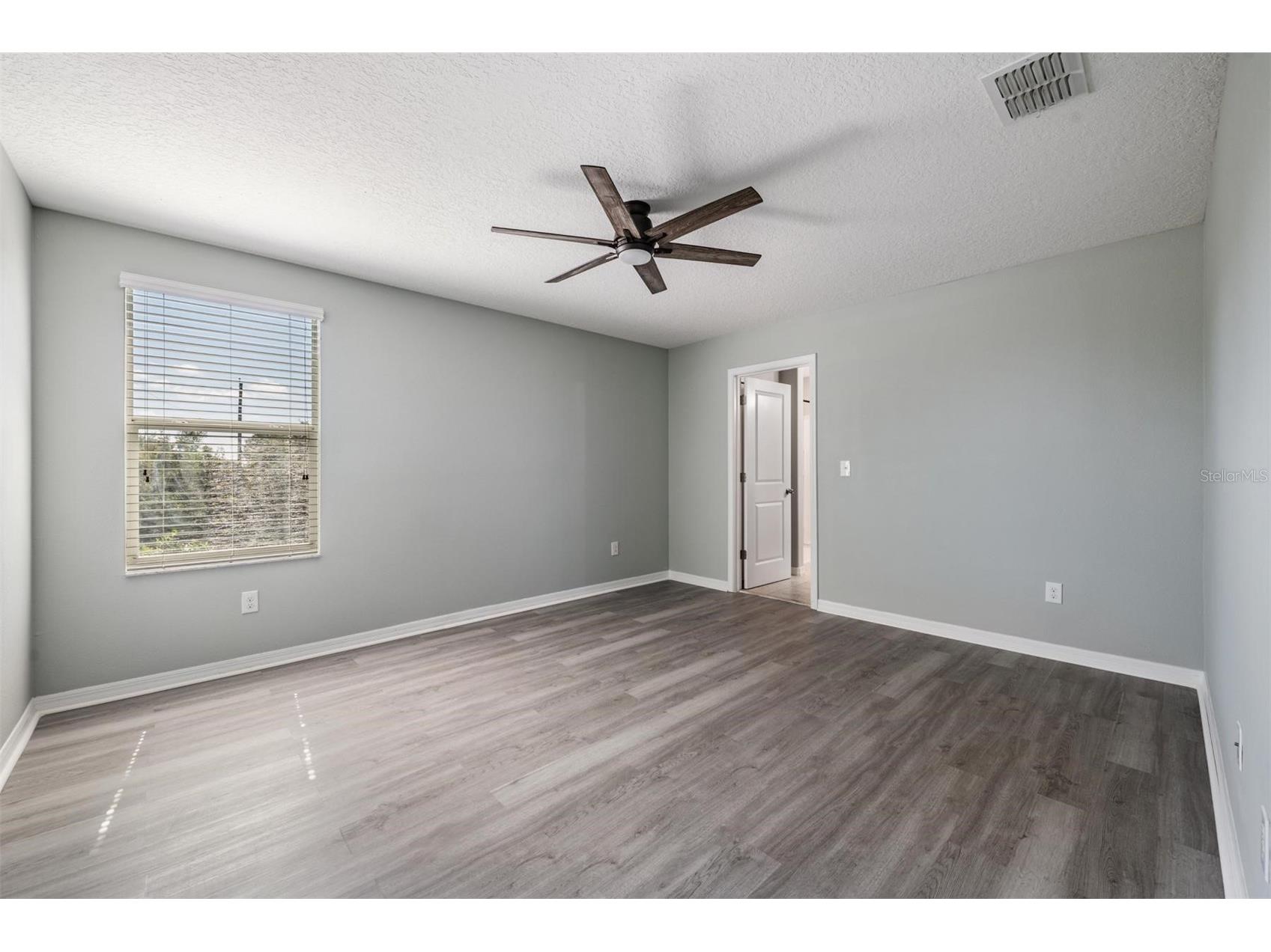 253 Cascade Bend Drive Ruskin FL 33570 TB8506718 image18