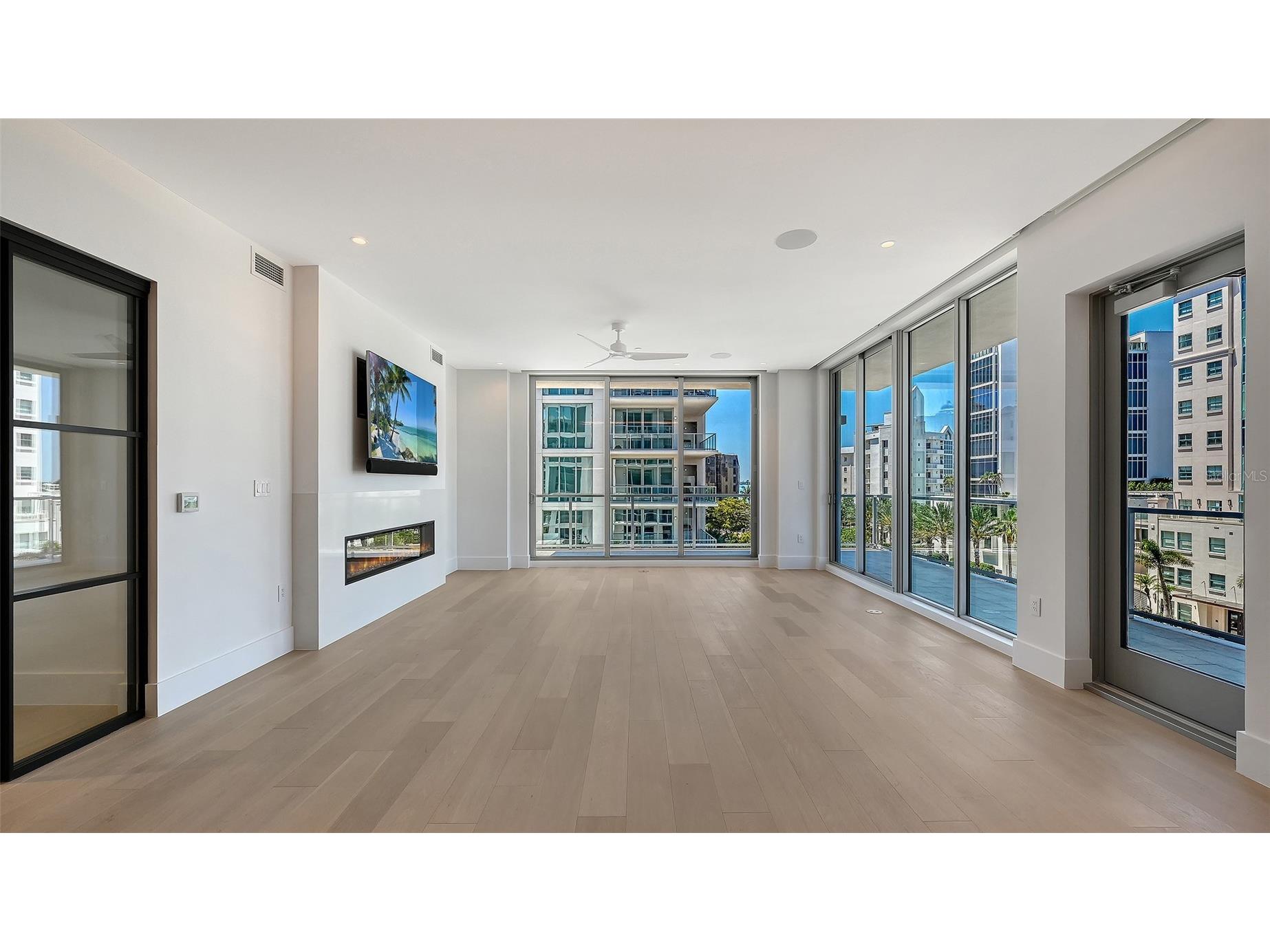 253 Golden Gate Point #401 Sarasota FL 34236 - SARASOTA BAY A4694319 image6
