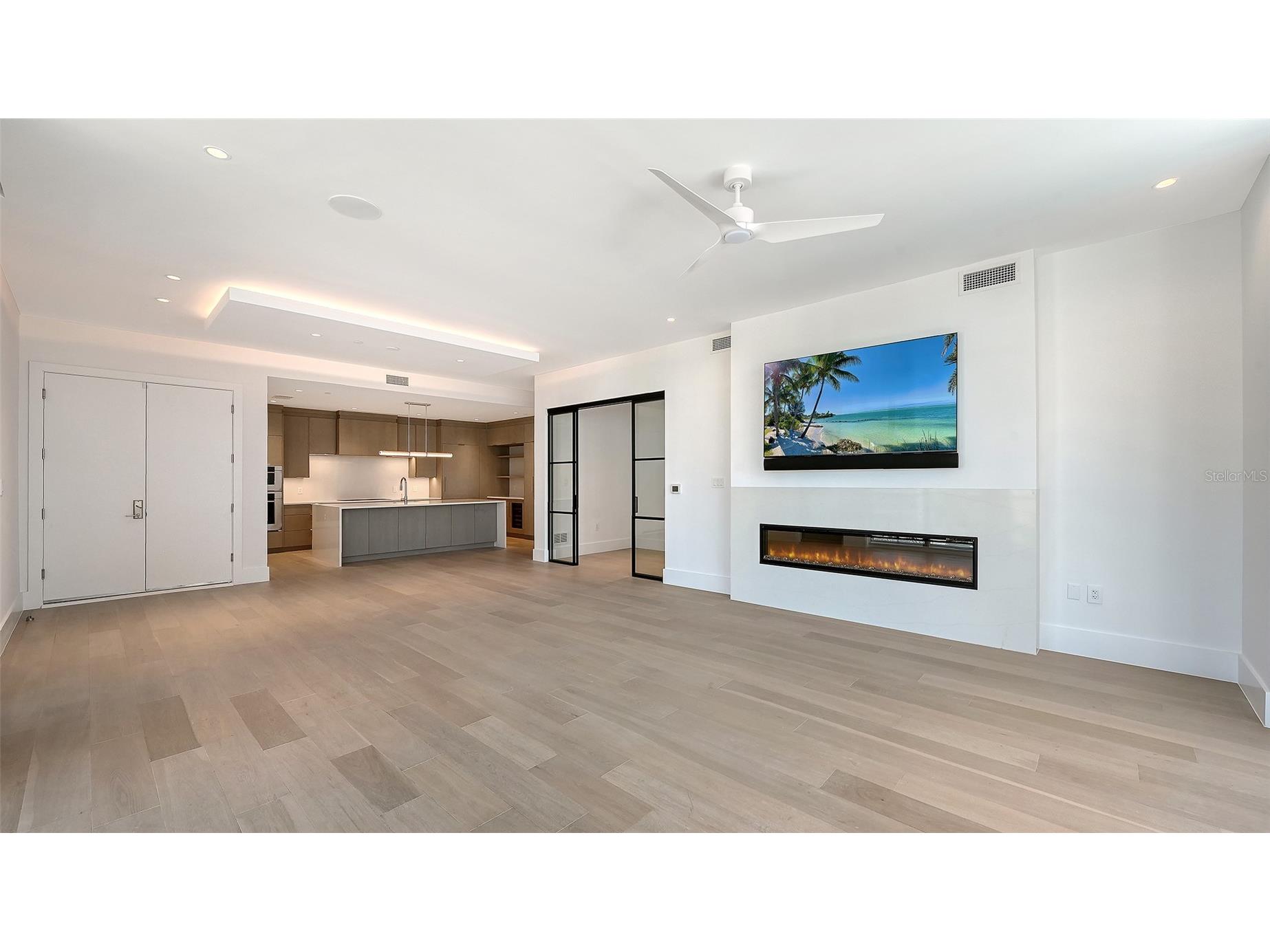 253 Golden Gate Point #401 Sarasota FL 34236 - SARASOTA BAY A4694319 image8