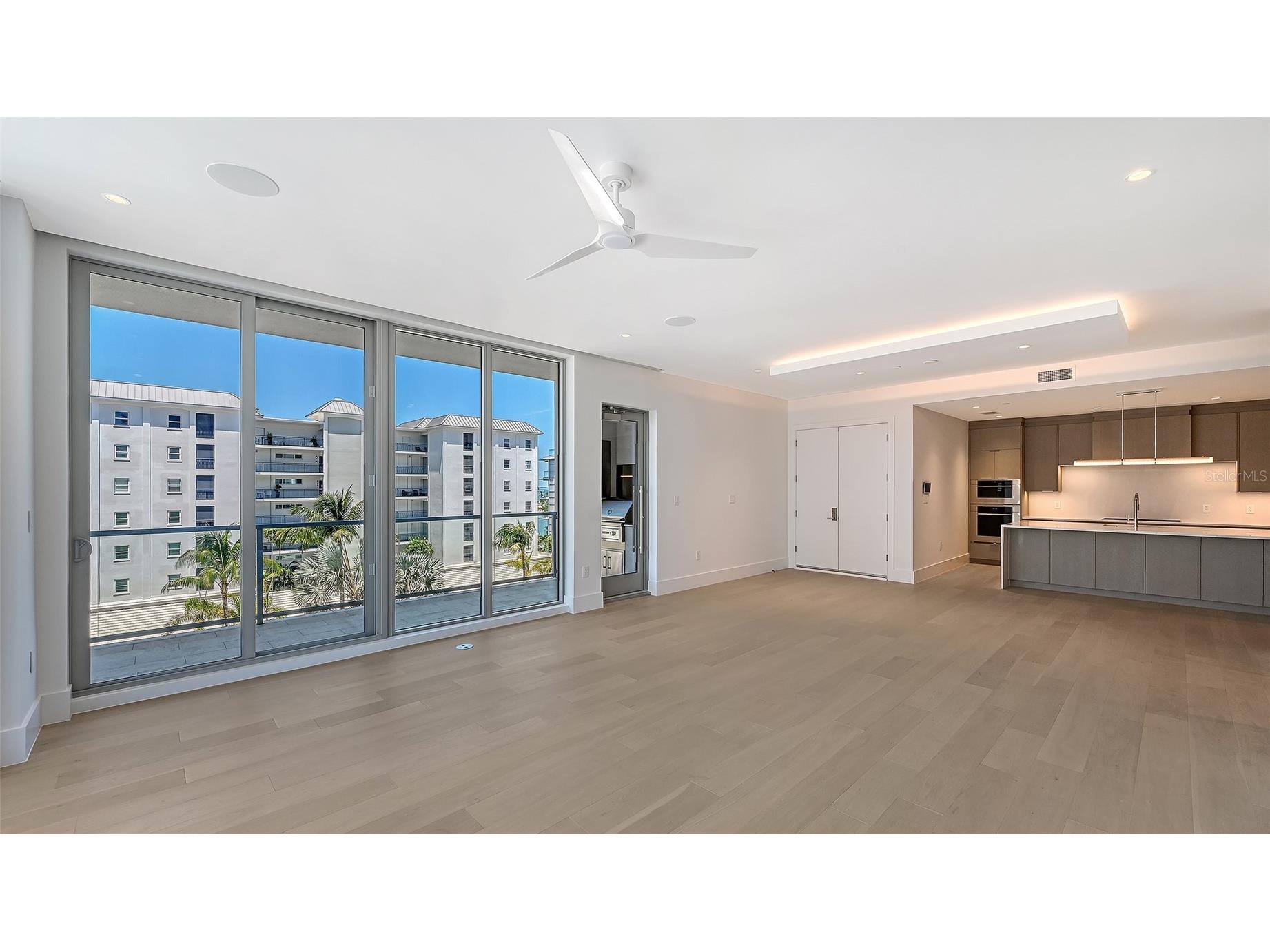253 Golden Gate Point #401 Sarasota FL 34236 - SARASOTA BAY A4694319 image9