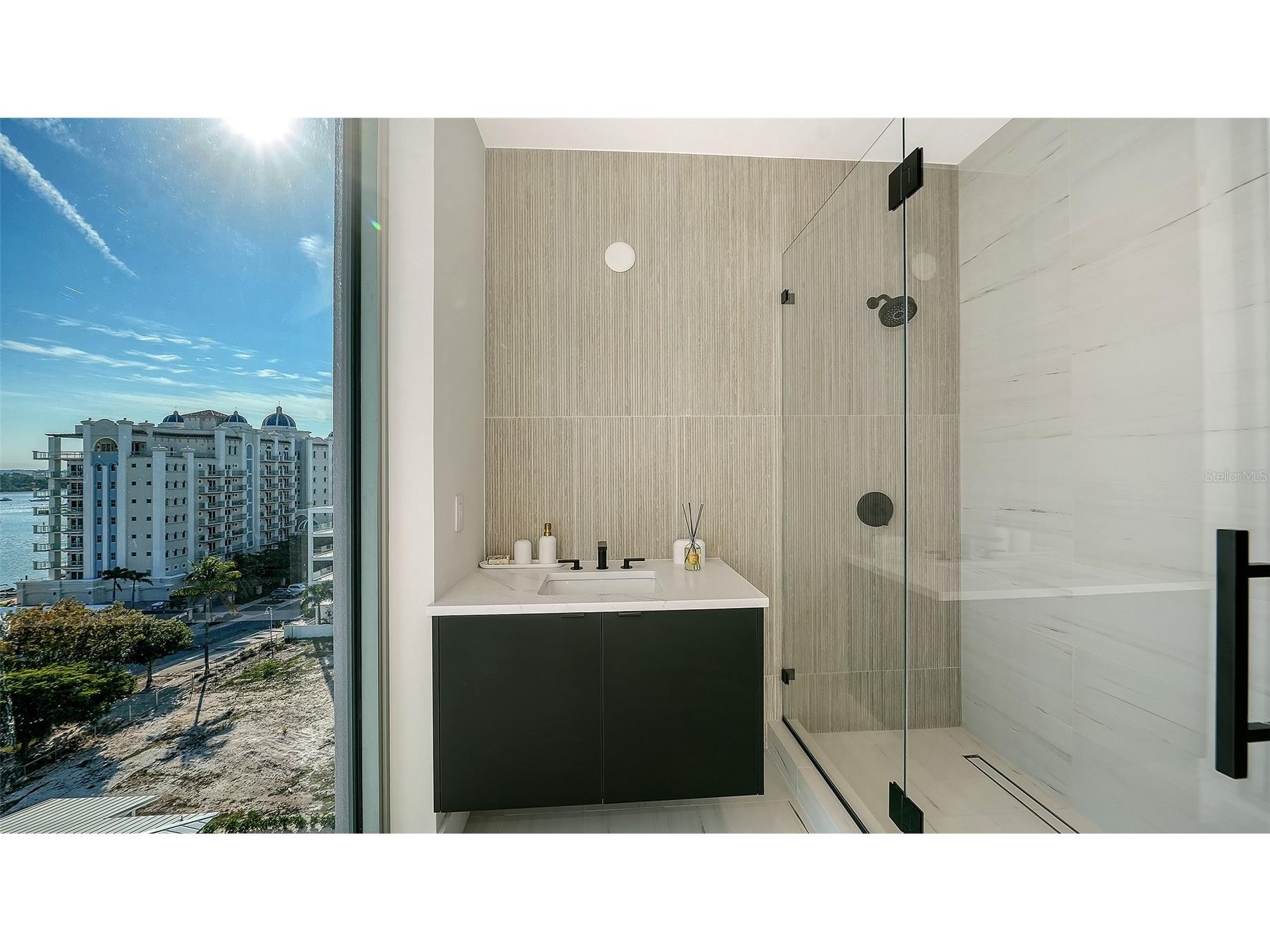 253 Golden Gate Point #701 Sarasota FL 34236 A4679657 image17