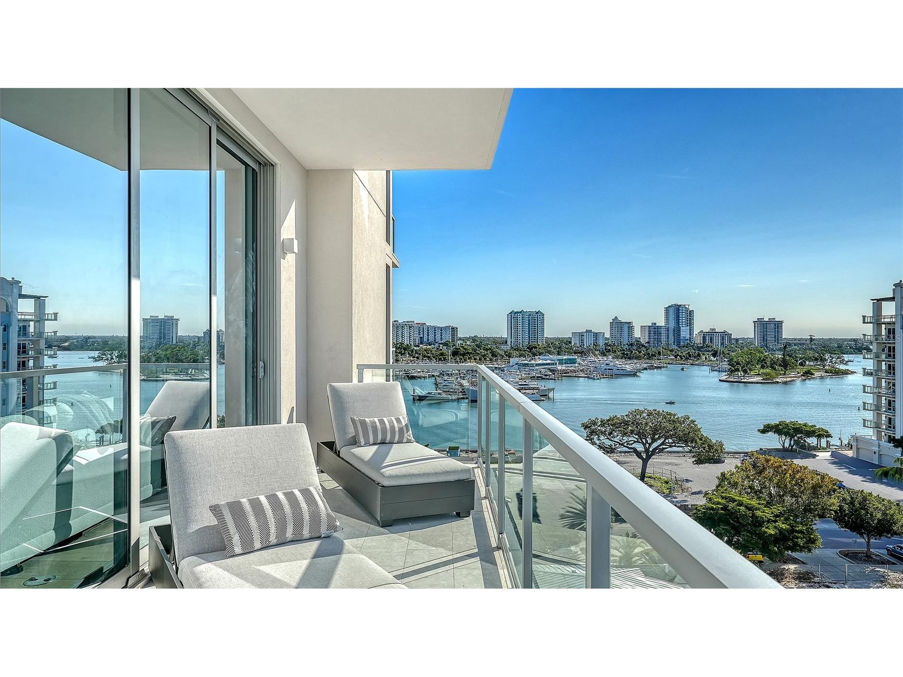 253 Golden Gate Point #701 Sarasota FL 34236 A4679657 image2