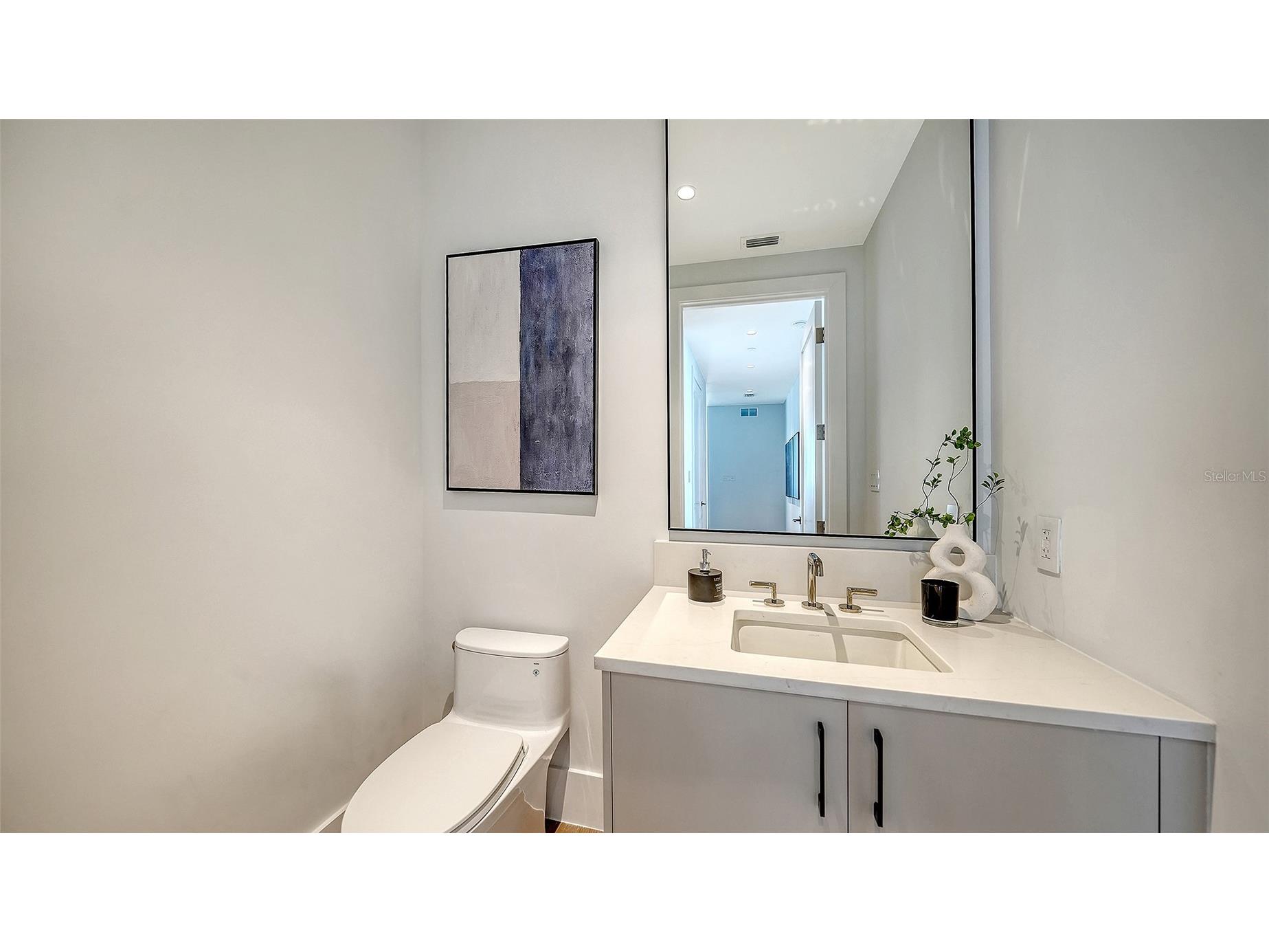 253 Golden Gate Point #703 Sarasota FL 34236 - SARASOTA BAY A4680332 image34