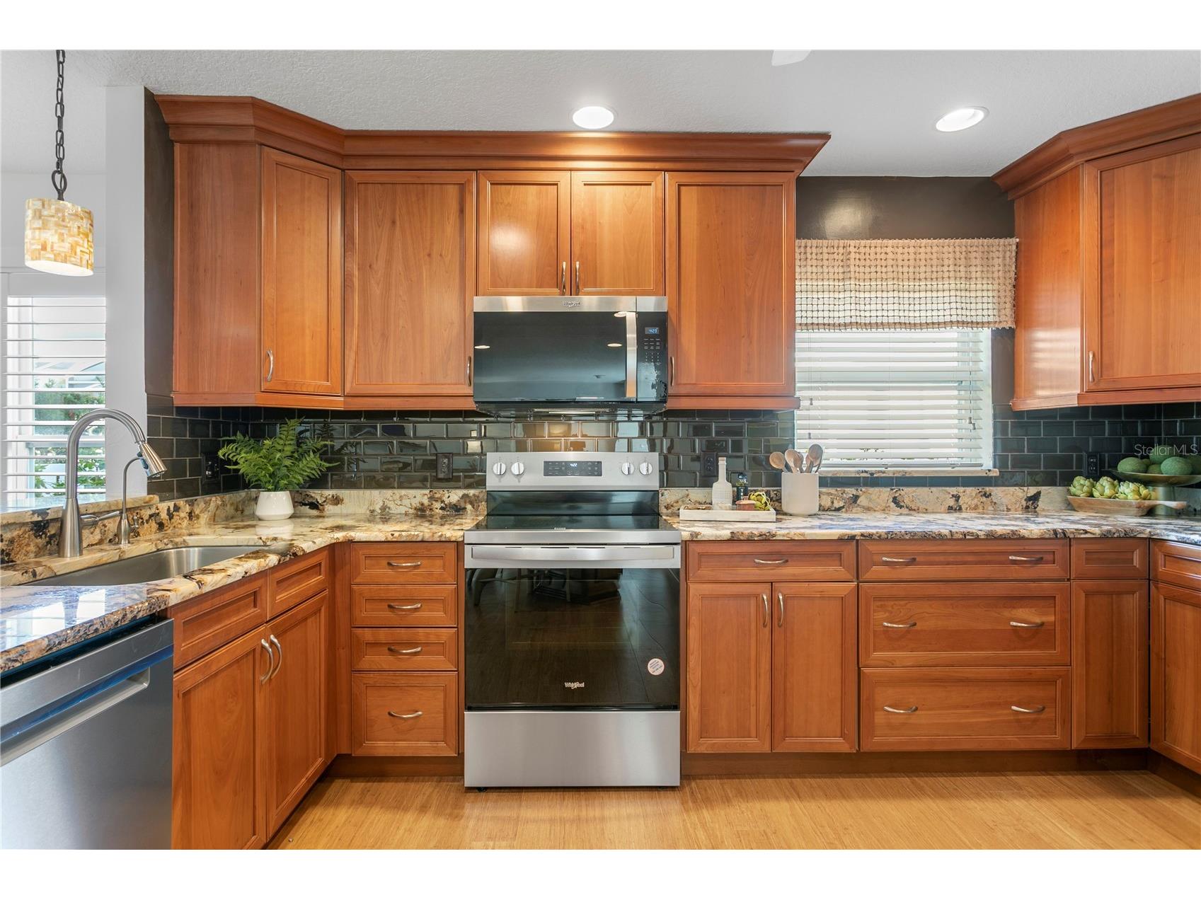 253 Hermosita Drive Saint Pete Beach FL 33706 - PASS A GRILLE BACK CHANNEL TB8462364 image15